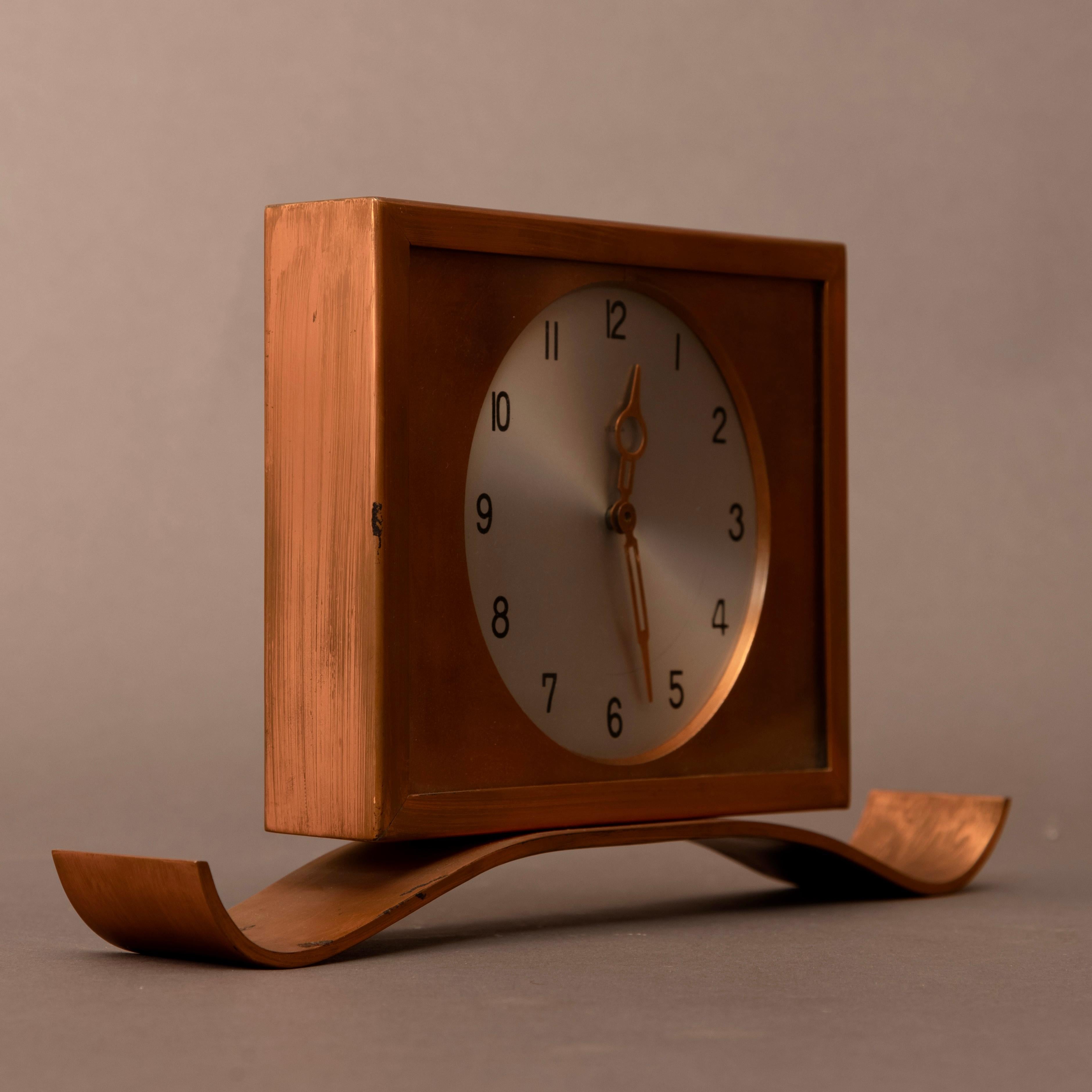 Mid-20th Century Art Deco Style Copper Veglia Table Clock from Fratelli Borletti Milan For Sale