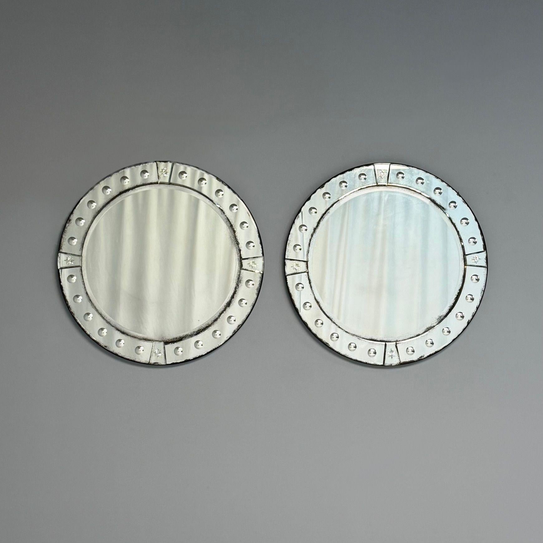 Art Deco Style, Venetian Circular Wall Mirrors, Antiqued Beveled Glass, 21st C. Bon état - En vente à Manhasset, NY