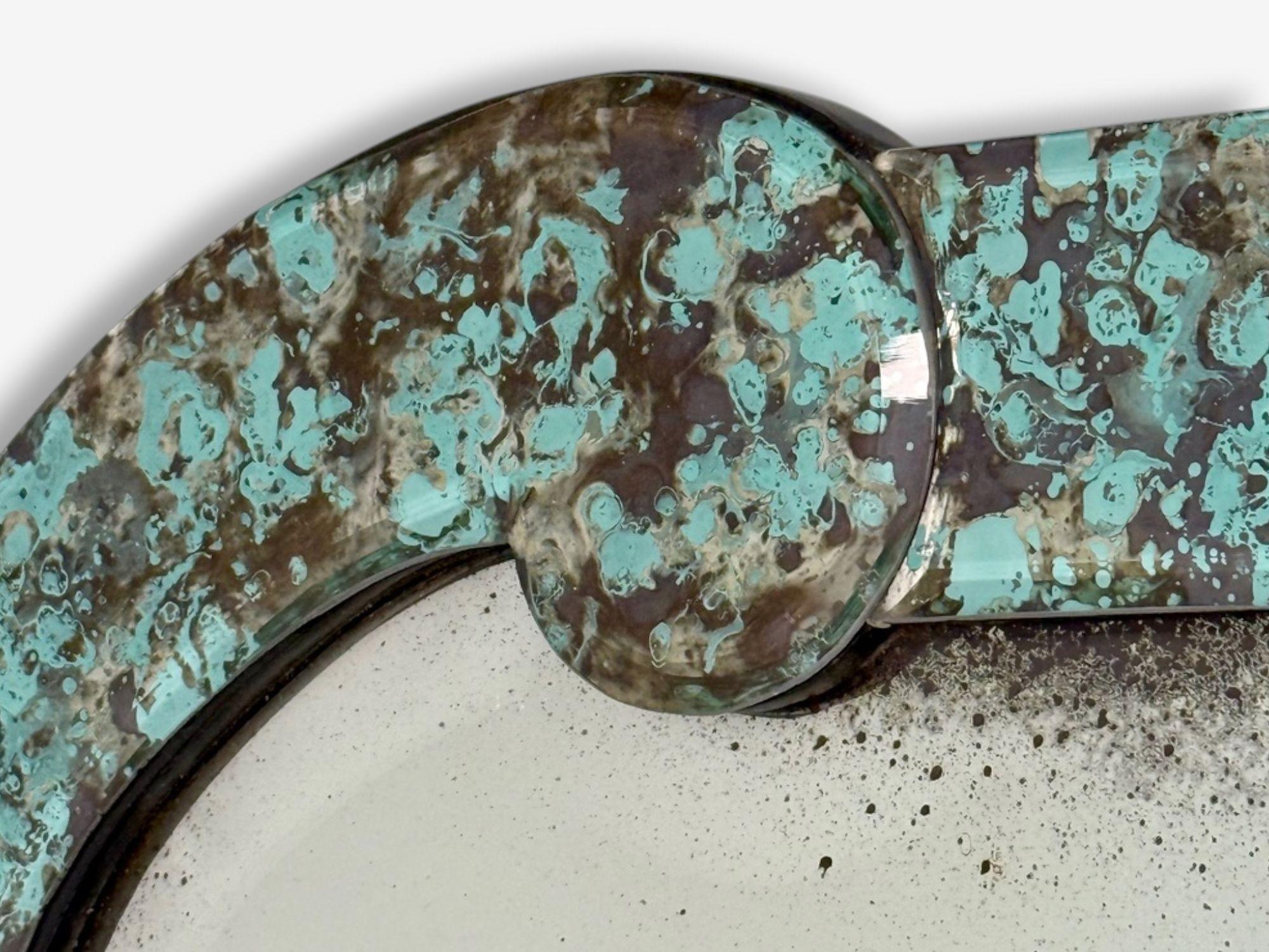 Américain Miroir mural vénitien de style Art déco, verre biseauté vert antique, 21e siècle en vente