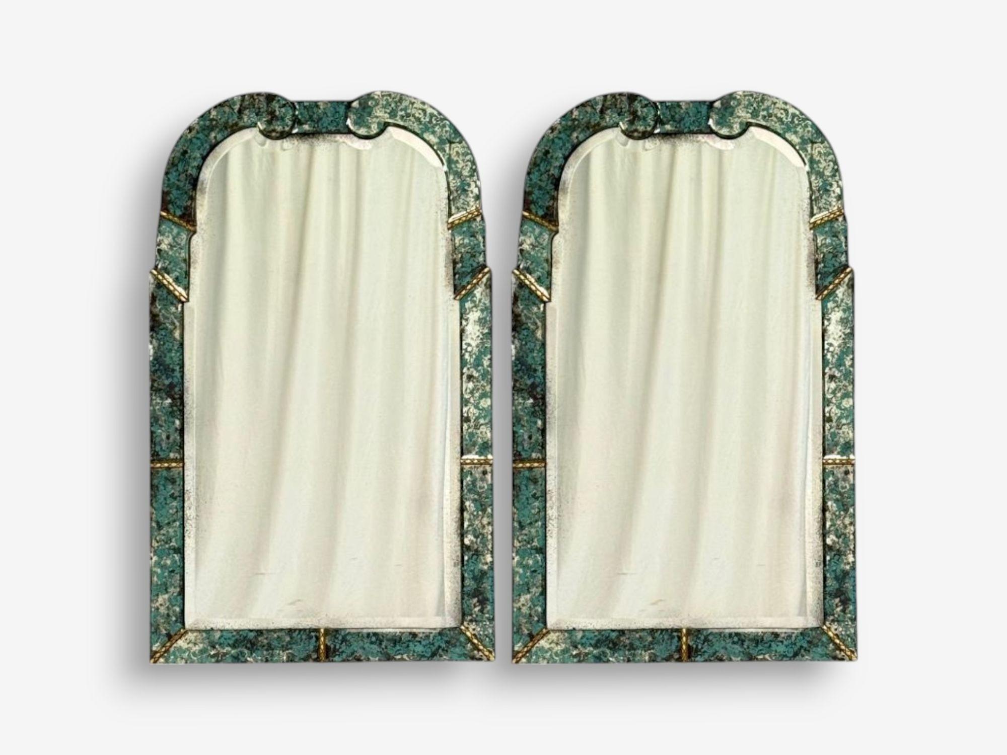 Miroir mural vénitien de style Art déco, verre biseauté vert antique, 21e siècle en vente 1