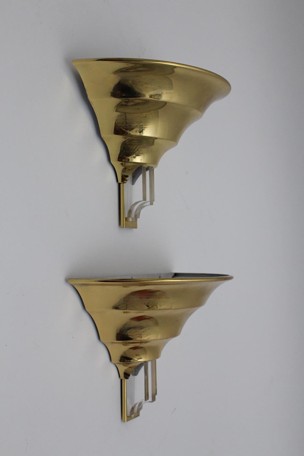 Italian Art Deco Style Vintage Brass Lucite Sconces Wall Lights Duo Pair 1980s Italy For Sale