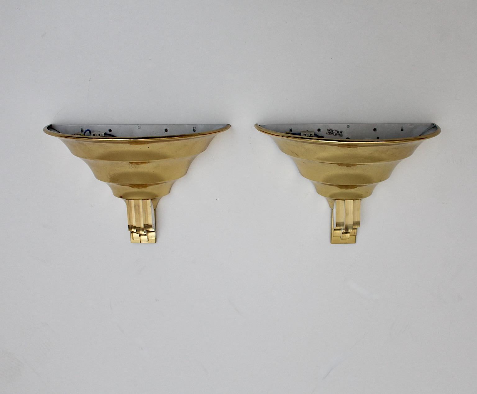 Art Deco Style Vintage Brass Lucite Sconces Wall Lights Duo Pair 1980s Italy In Good Condition For Sale In Vienna, AT