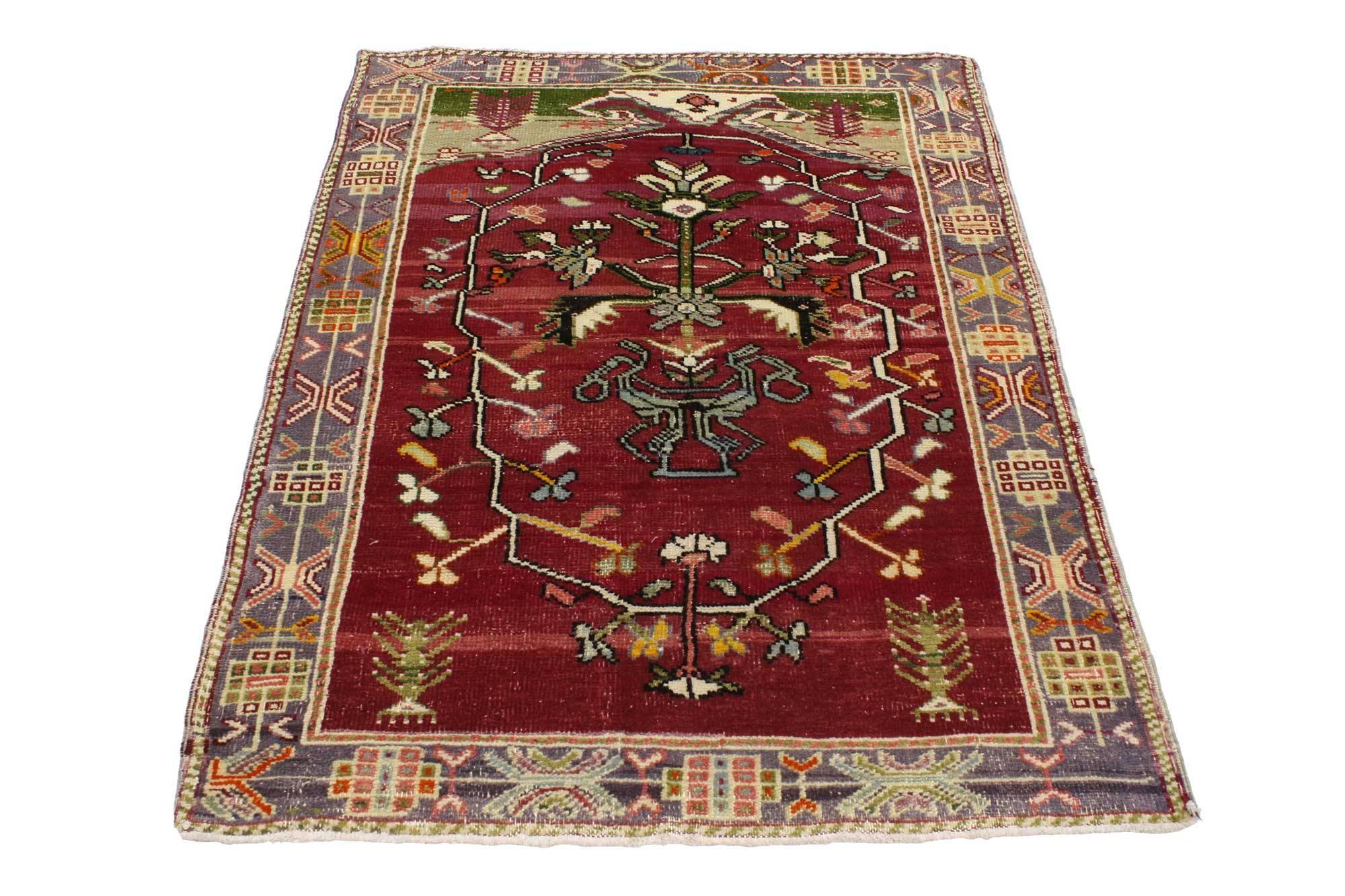 51751, Art Deco style vintage Turkish Oushak rug, kitchen, foyer or entry rug. This vintage Turkish Oushak rug features a modern Art Deco style. Immersed in Anatolian history and refined colors, this vintage Oushak rug combines simplicity with