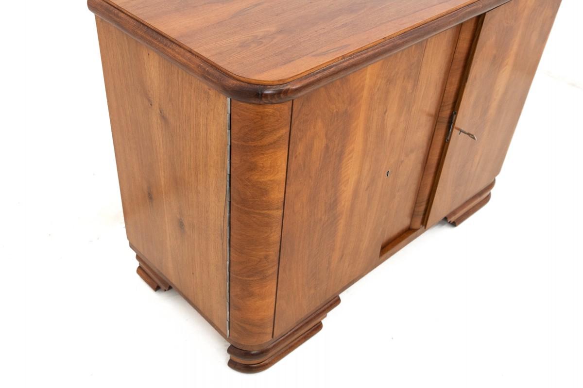 Art Deco style walnut chest of drawers, Poland, 1950s. For Sale 1