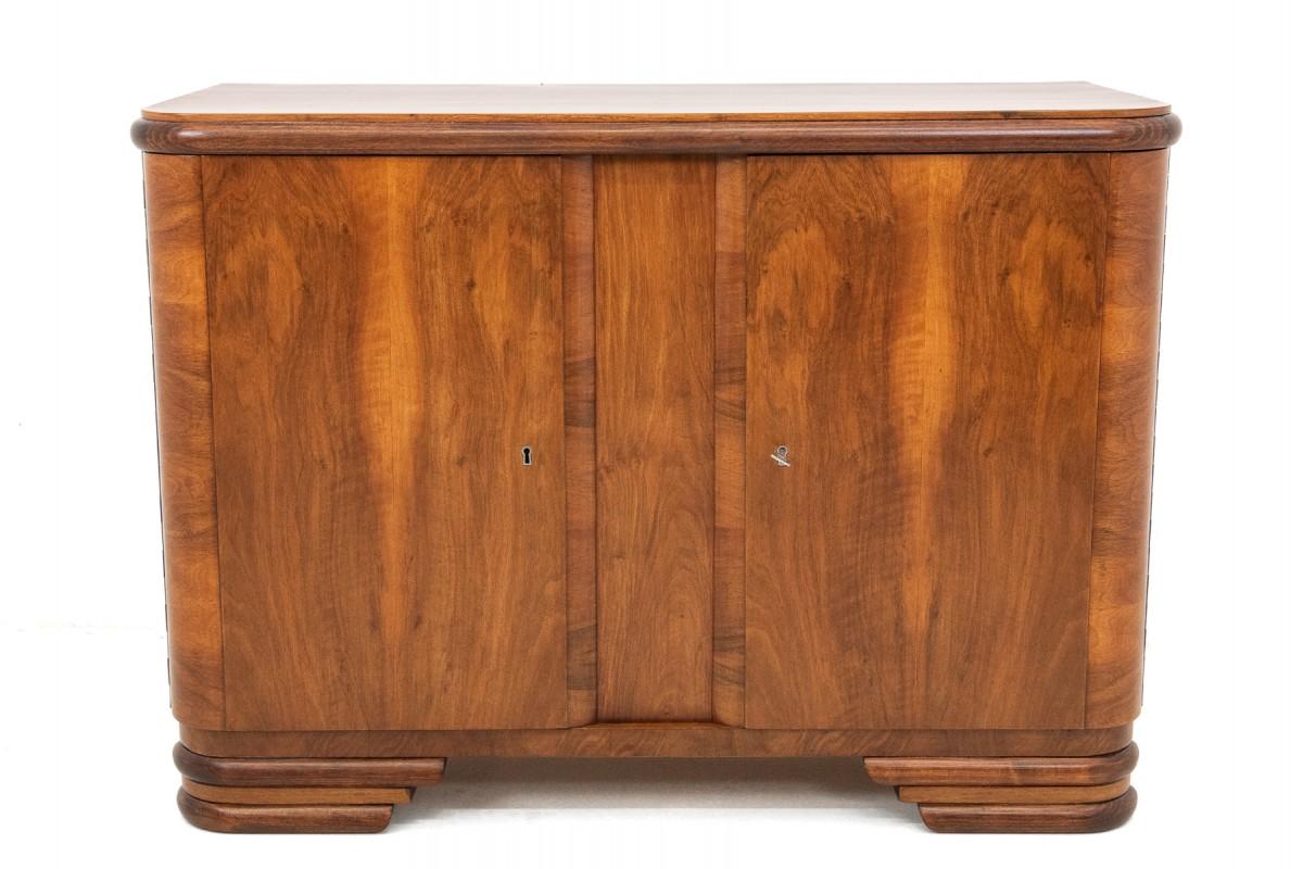 Art Deco style walnut chest of drawers, Poland, 1950s. For Sale 3