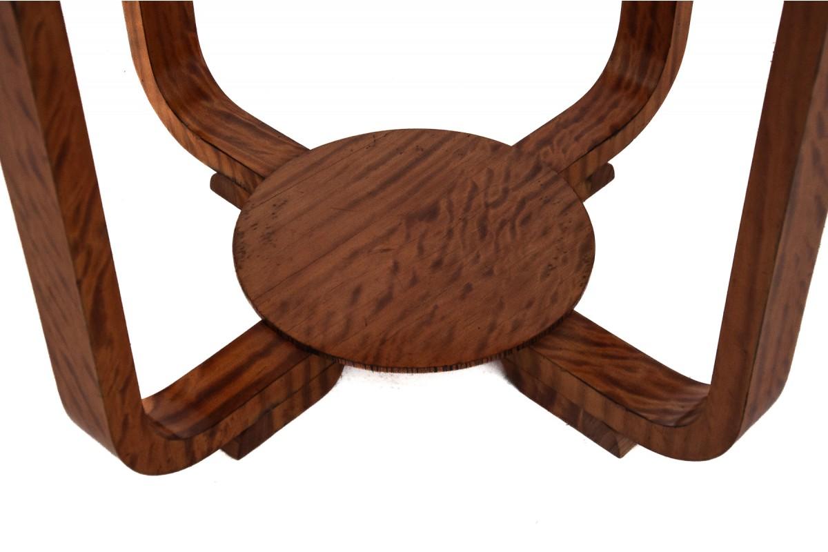 Tisch aus Nussbaumholz im Art-Déco-Stil. (20. Jahrhundert) im Angebot