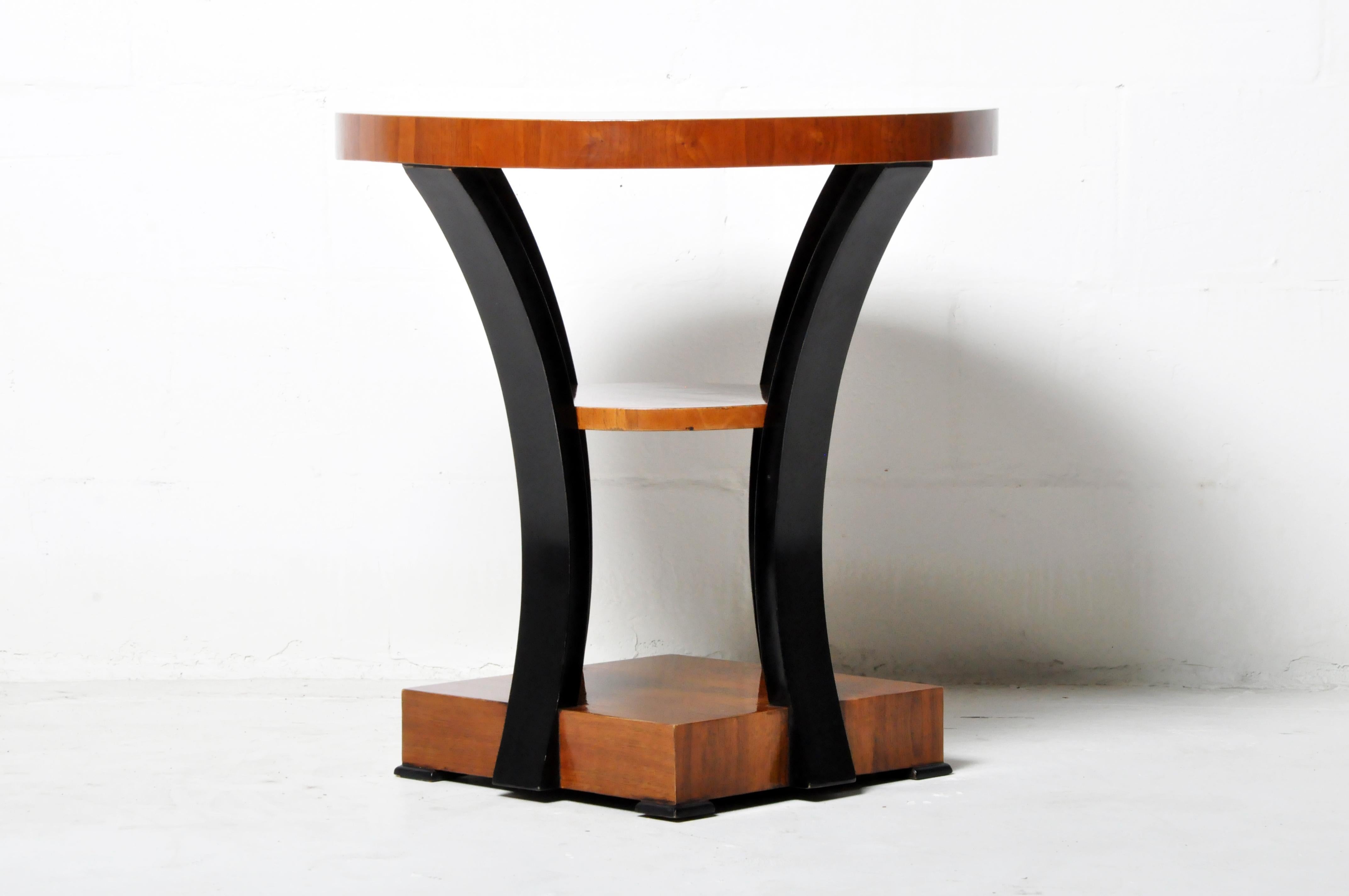 Art Deco Style Walnut Veneer Side Table 6