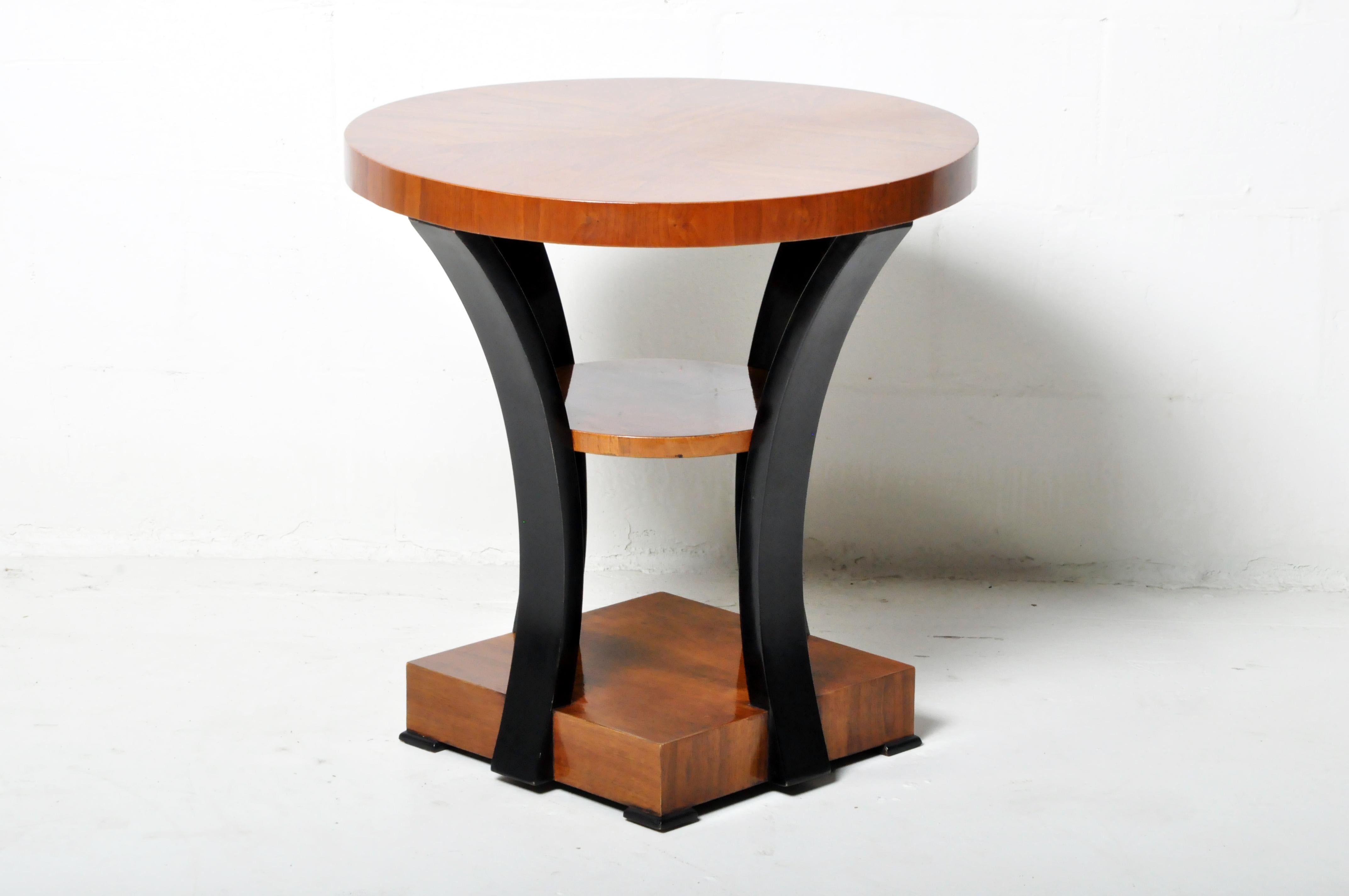Art Deco Style Walnut Veneer Side Table 7