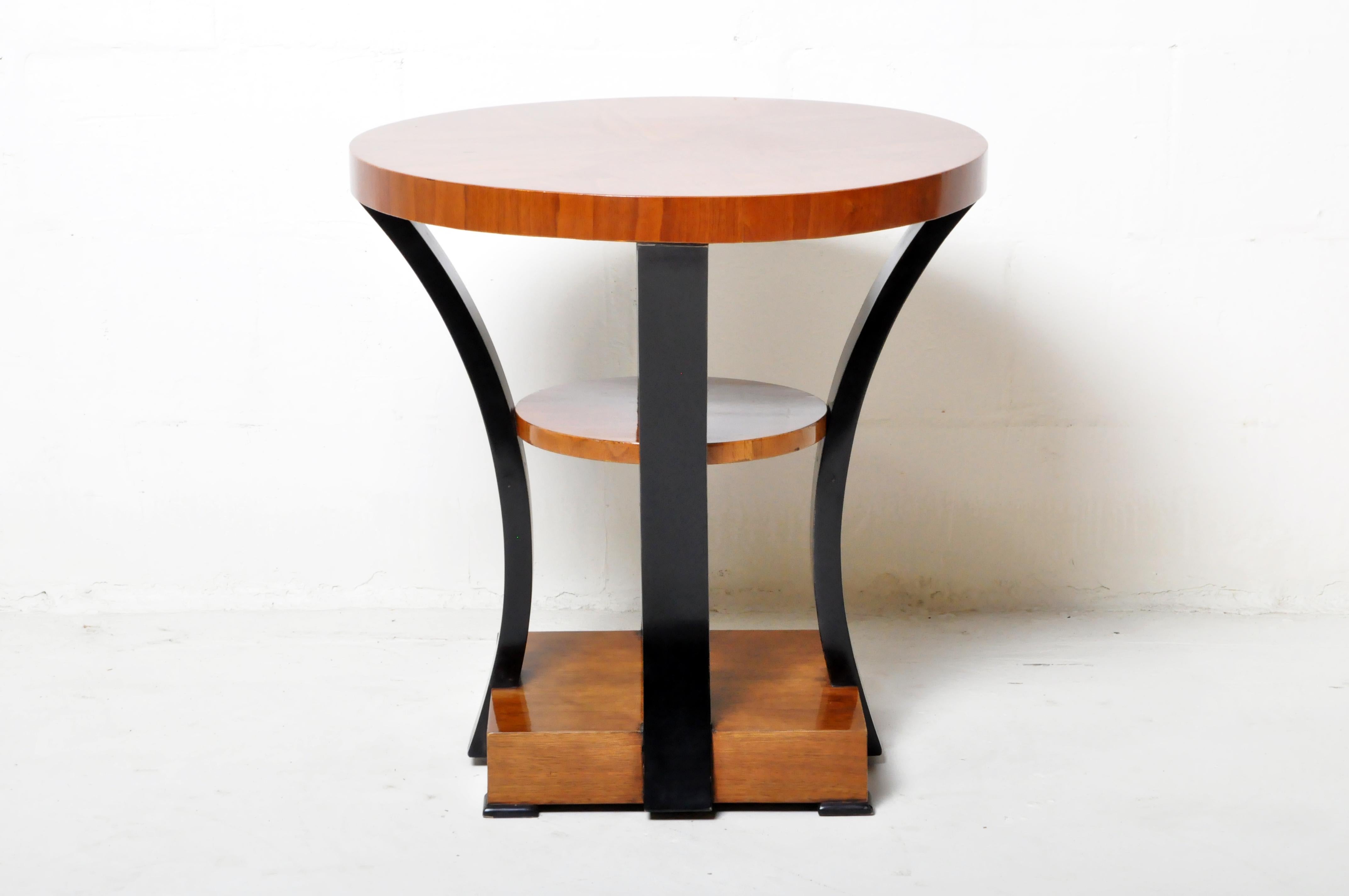 Art Deco Style Walnut Veneer Side Table 15