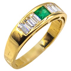 Art Deco Style White Baguette Cut Diamond Emerald Yellow Gold Band Ring