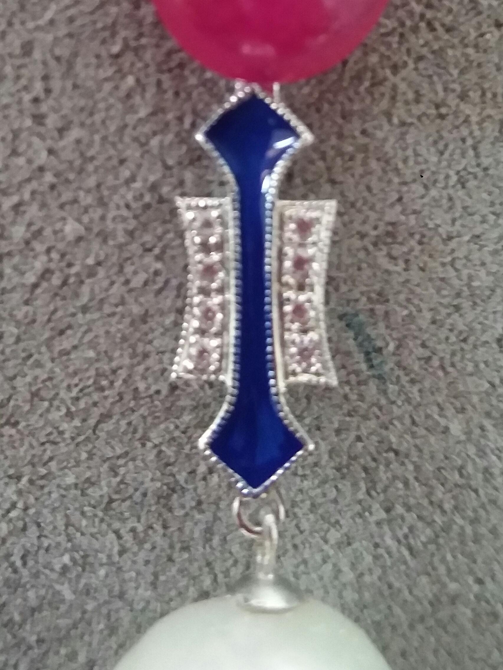 Pendientes de Esmalte Azul Estilo Art Déco Perlas Barrocas Blancas Cabujones de Rubí Diamantes de Oro en Bueno estado para la venta en Bangkok, TH
