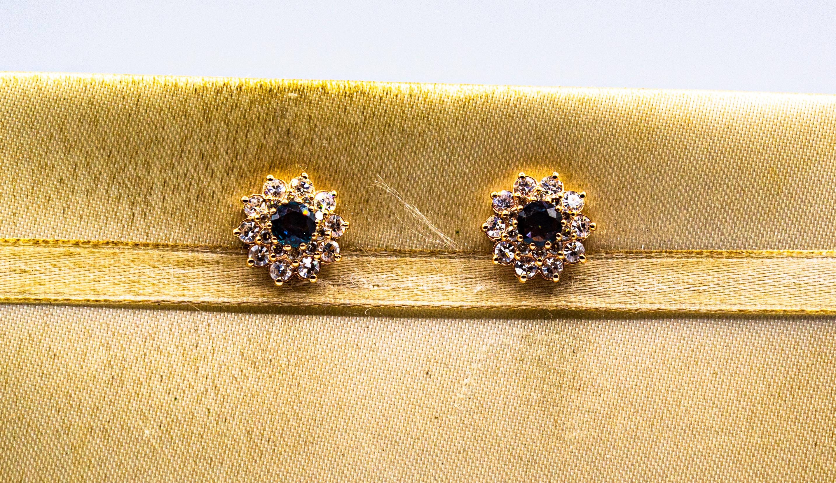 Art Deco Style White Brilliant Cut Diamond Blue Sapphire Yellow Gold Earrings In New Condition For Sale In Naples, IT