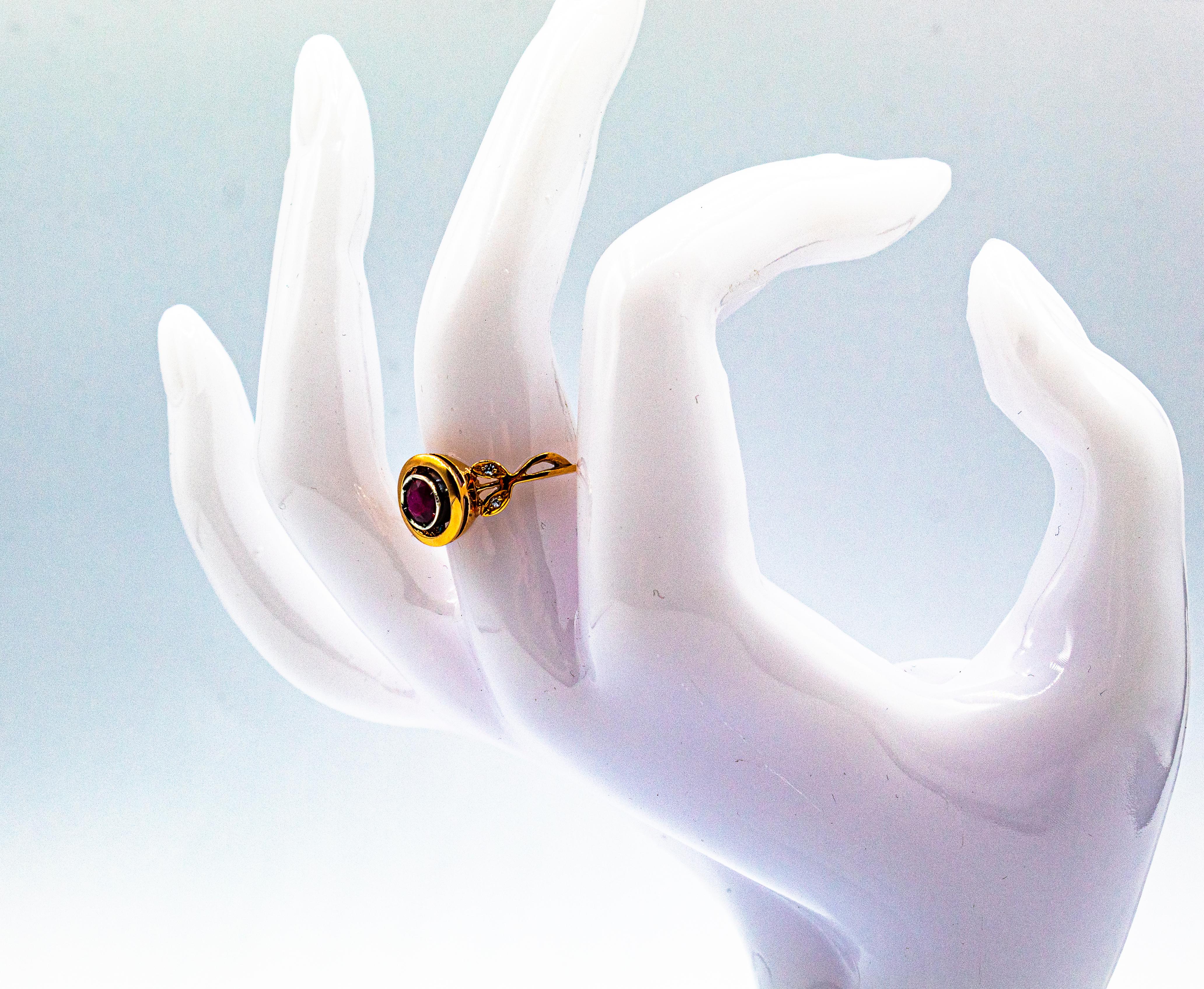 Anillo de cóctel de oro amarillo con diamante rubí talla brillante blanco estilo art déco en venta 14