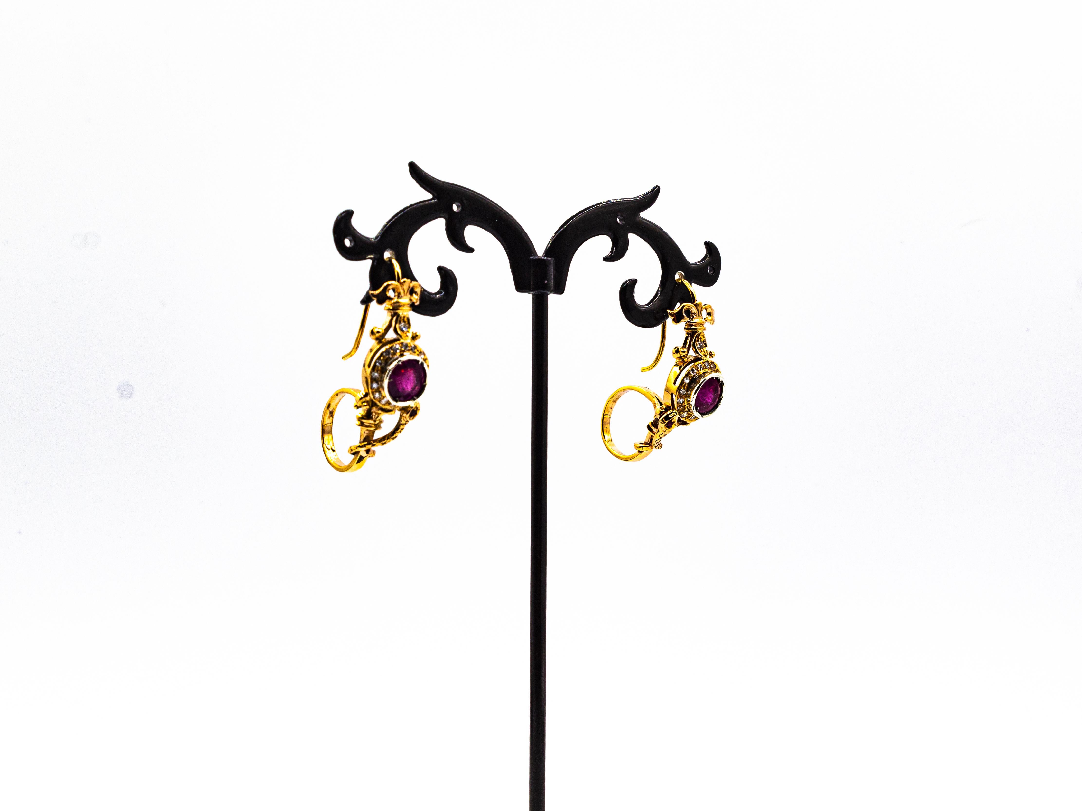 Boucles d'oreilles pendantes en or jaune, rubis, diamant blanc taillé en brillant, style Art Déco Unisexe en vente