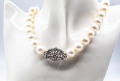 Collar de cuentas de oro blanco con diamantes talla brillante estilo art déco