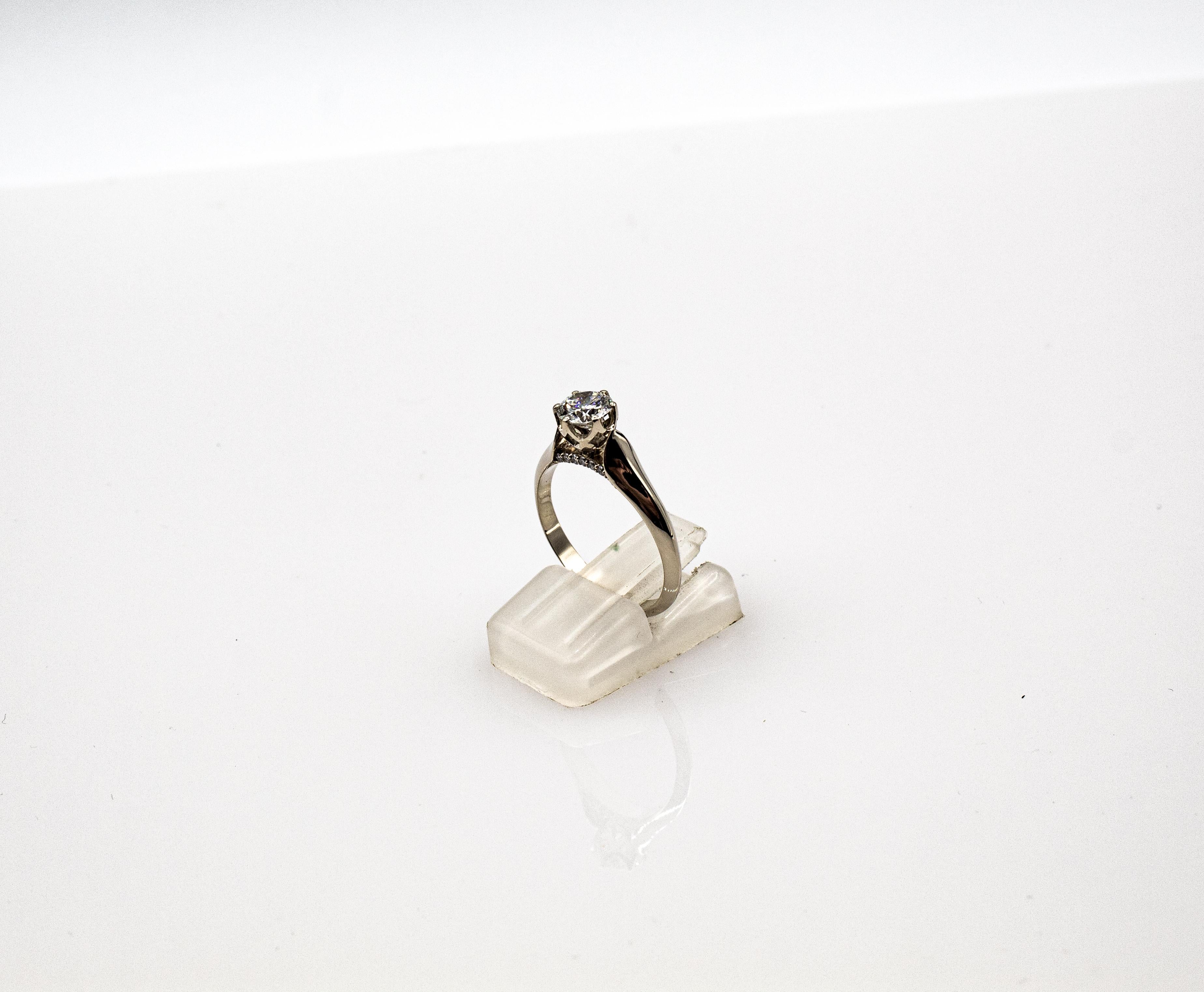 Art Deco Style White Brilliant Cut Diamond White Gold Solitaire Ring In New Condition For Sale In Naples, IT