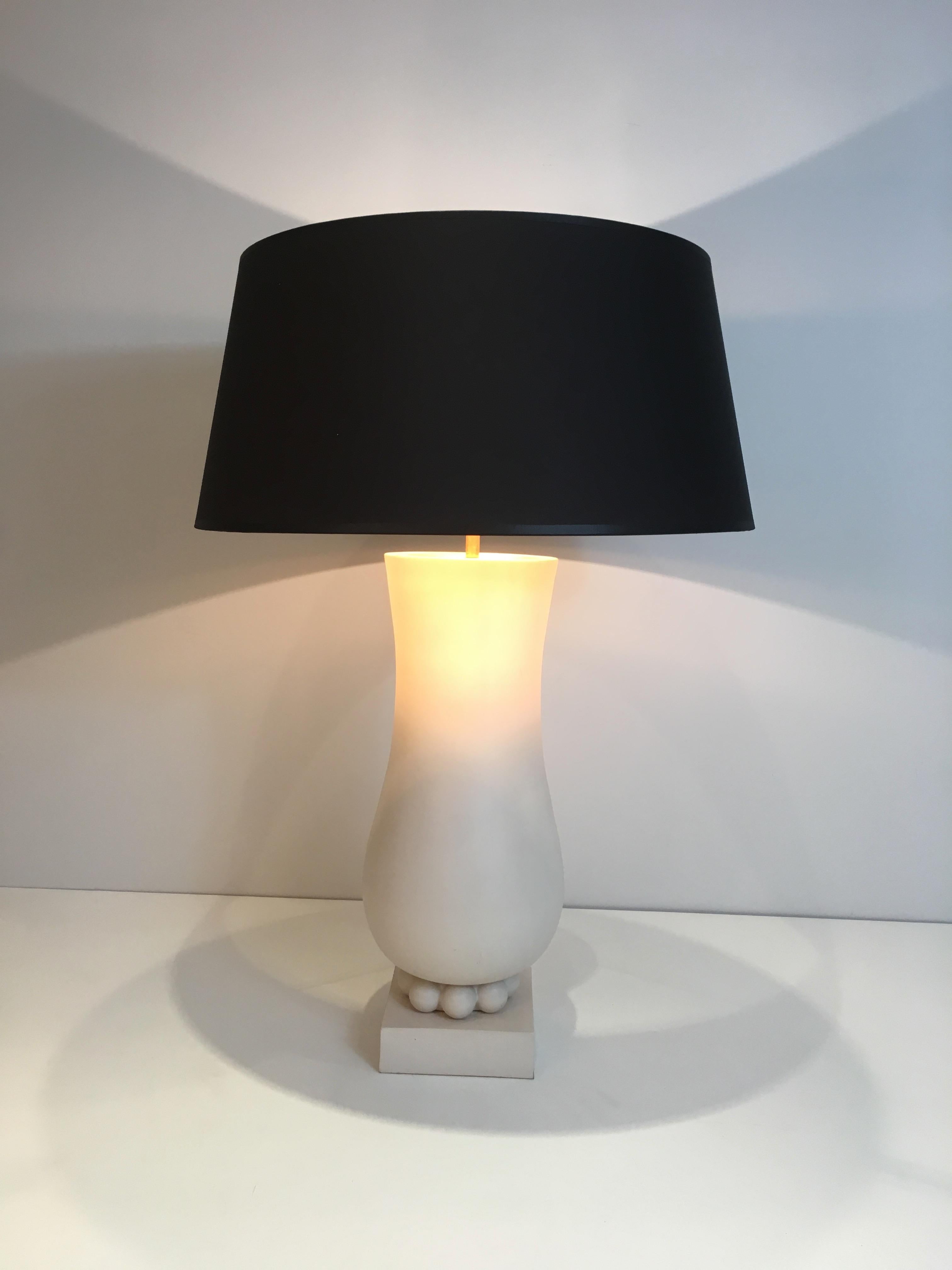 Art Deco Style White Ceramic Table Lamp 8