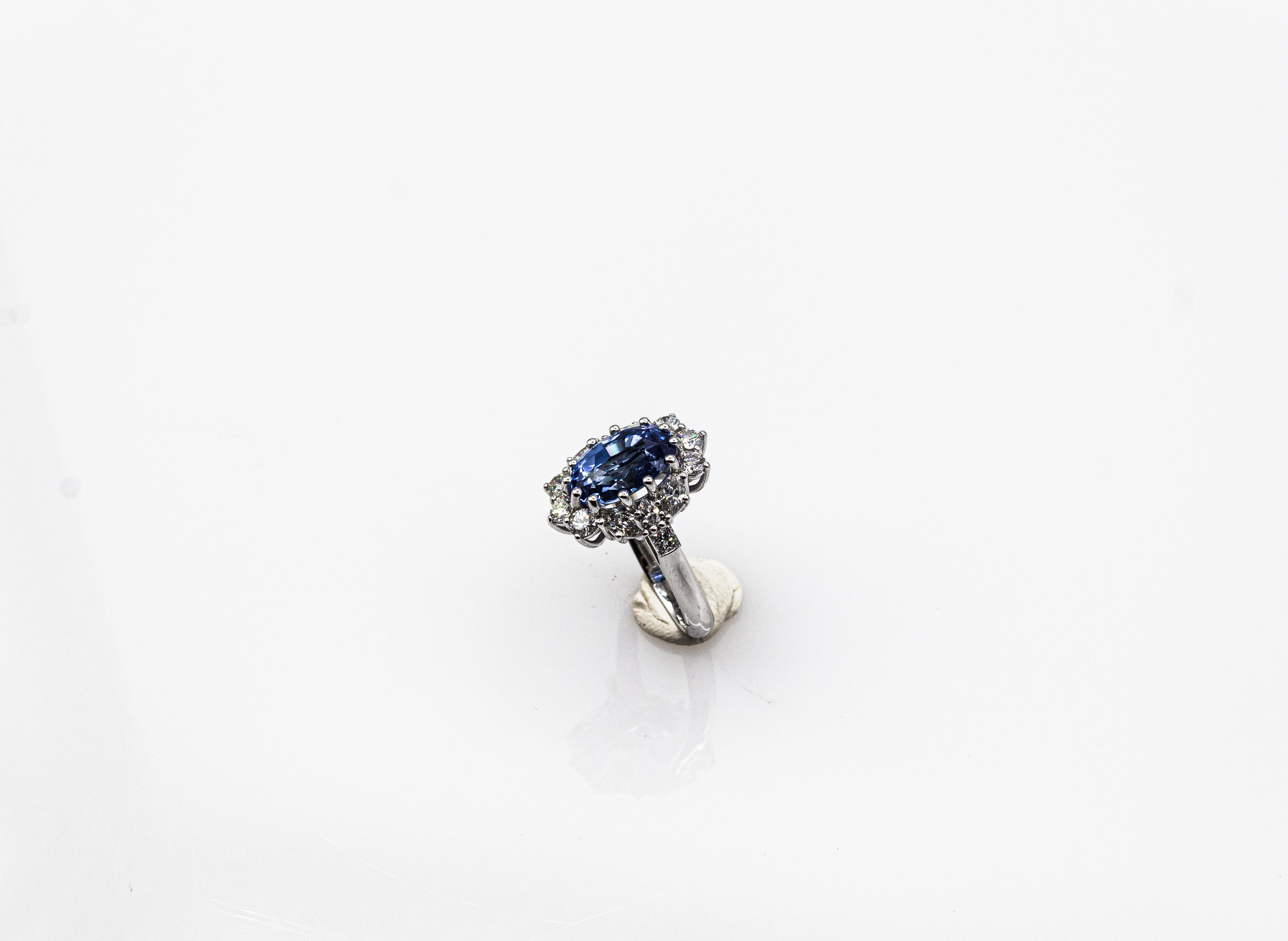 Art Deco Style White Diamond Blue Ceylon Sapphire White Gold Cocktail Ring In New Condition For Sale In Naples, IT