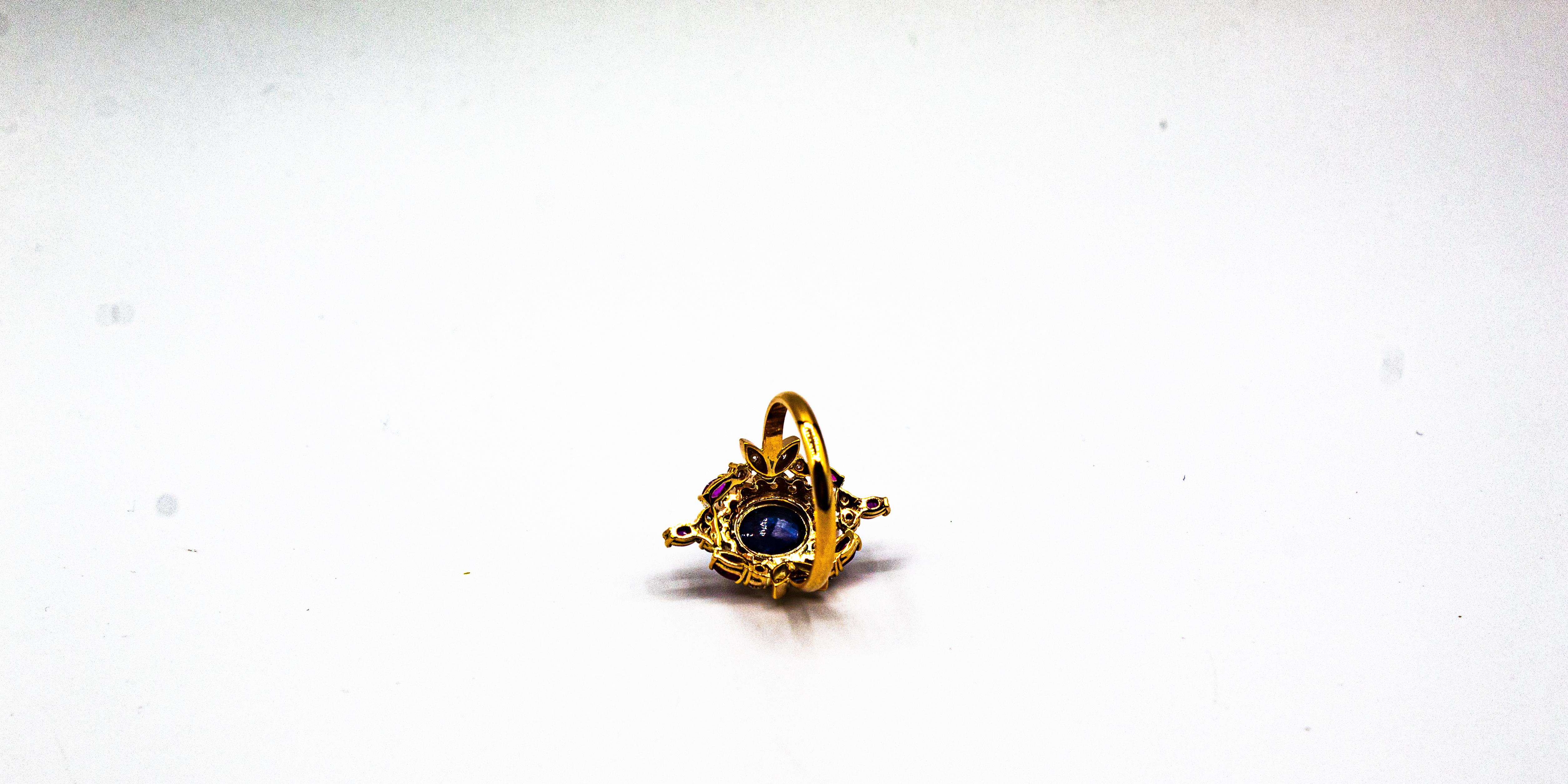 Bague de cocktail en or jaune, diamant blanc, saphir bleu et rubis, de style Art déco en vente 4