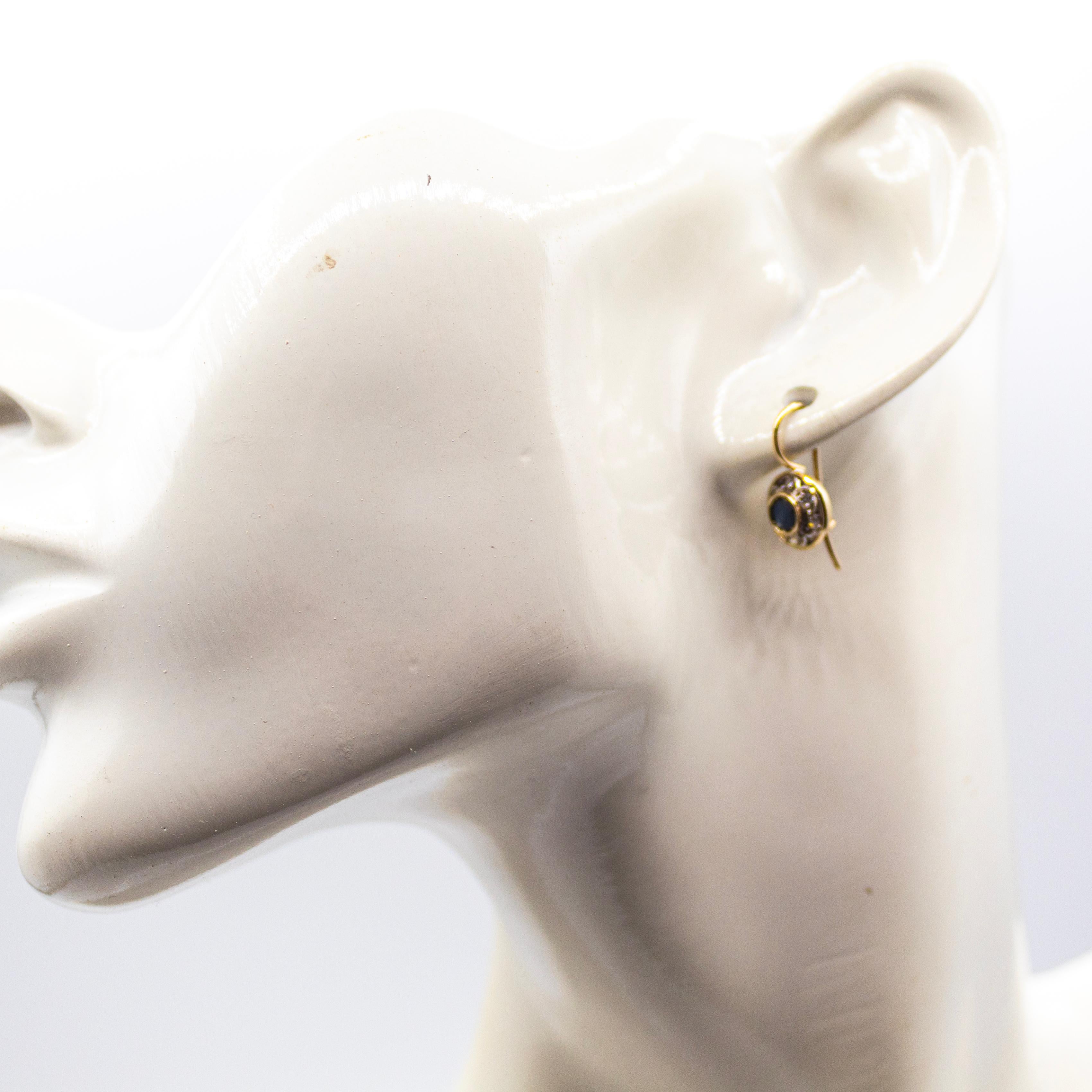 da uomo o donna Orecchini pendenti in oro giallo con diamante bianco e zaffiro blu in stile Art Deco in vendita