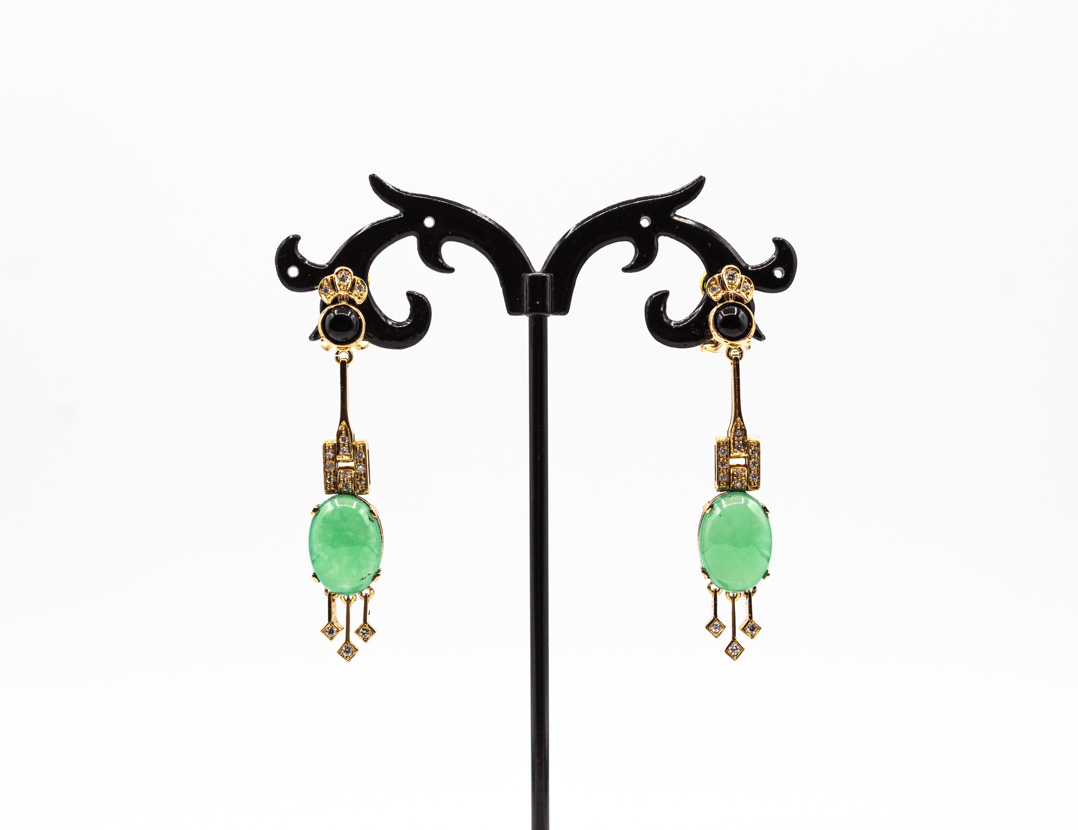 Art Déco Orecchini a clip in oro giallo con diamante bianco, crisoprasio e onice in stile Art Deco in vendita