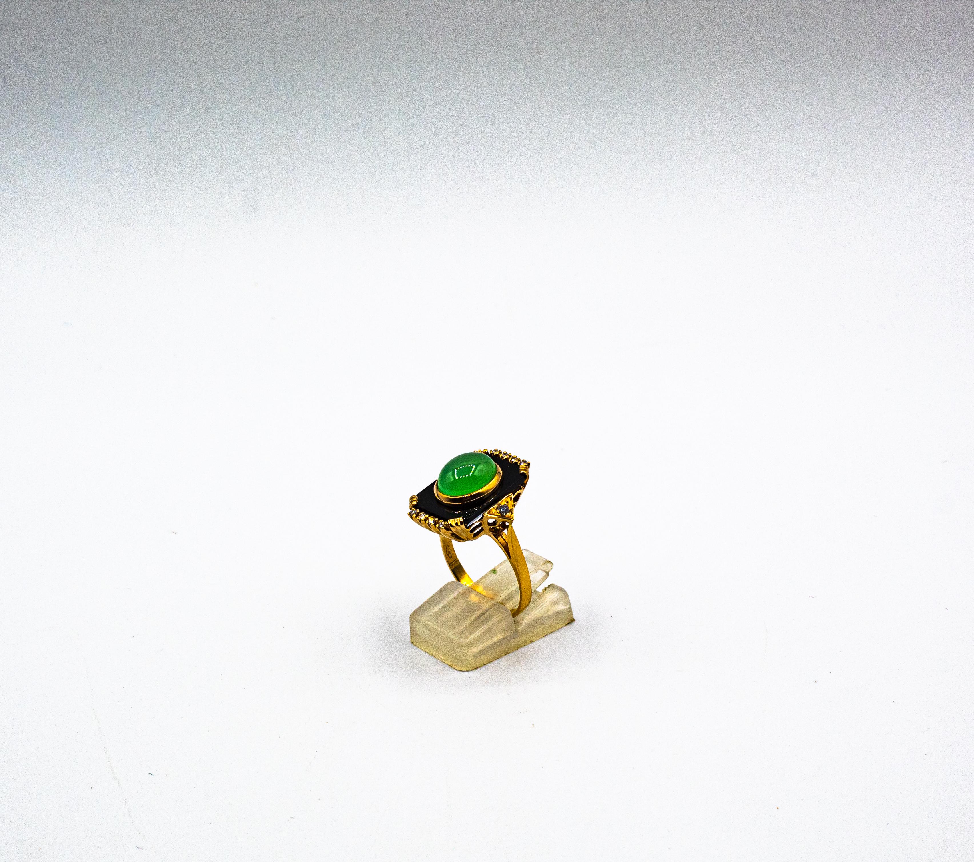 Taille brillant Bague cocktail en or jaune de style Art déco avec diamant blanc, chrysoprase et onyx en vente