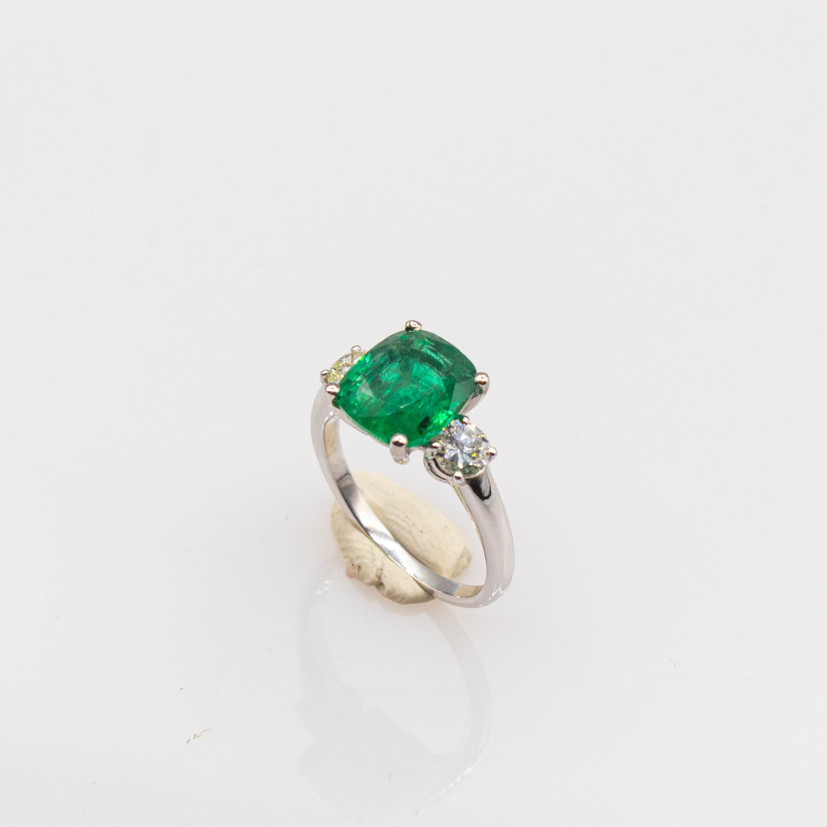 Women's or Men's Art Deco Style White Diamond Cushion Cut Emerald Platinum Cocktail Ring
