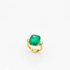 Art Deco Style White Diamond Cushion Cut Emerald Yellow Gold Cocktail Ring