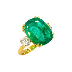 Art Deco Style White Diamond Cushion Cut Emerald Yellow Gold Cocktail Ring