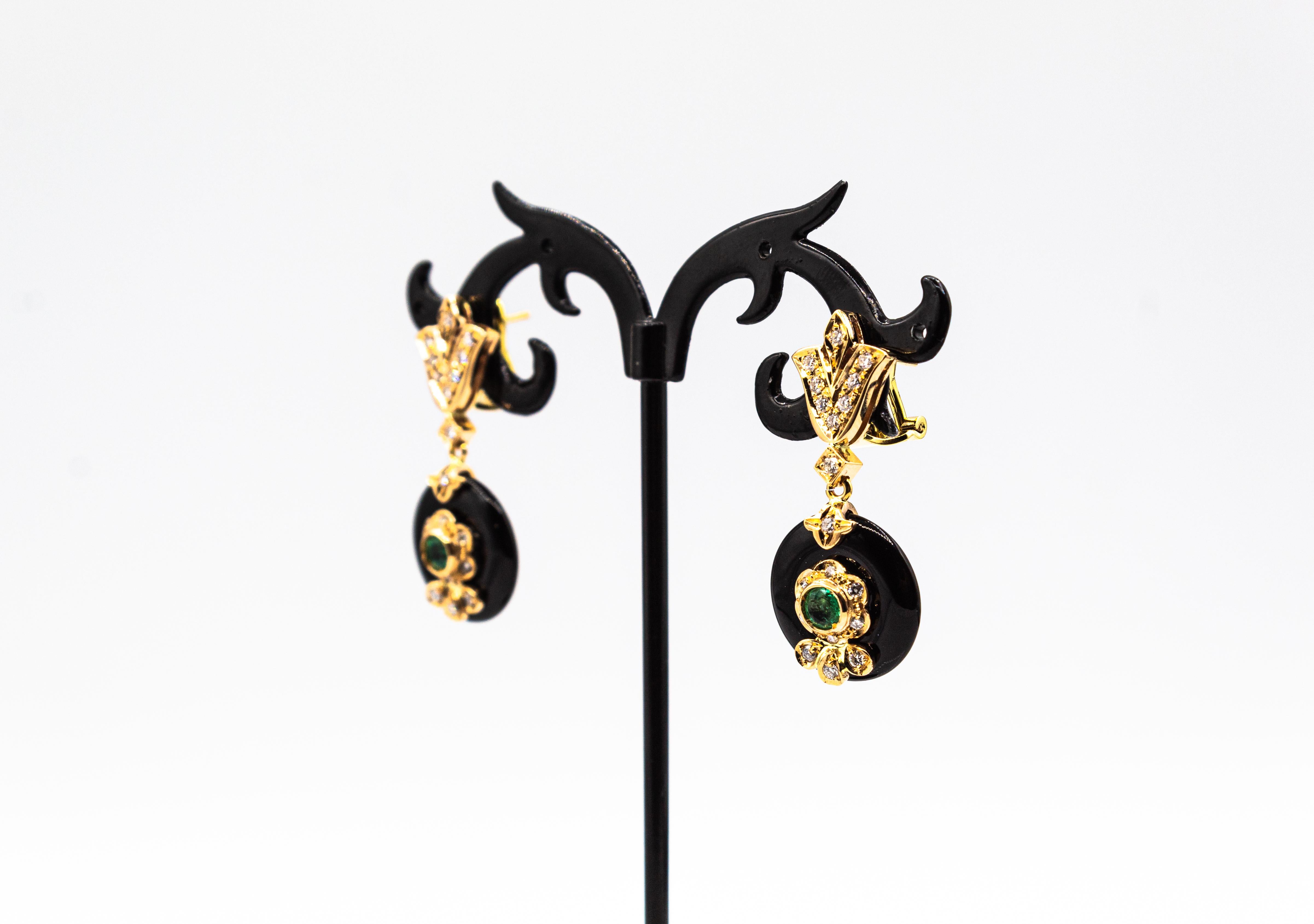 Taglio brillante Art Deco Style White Diamond Emerald Handcut Onyx Yellow Gold Clip-On Earrings in vendita
