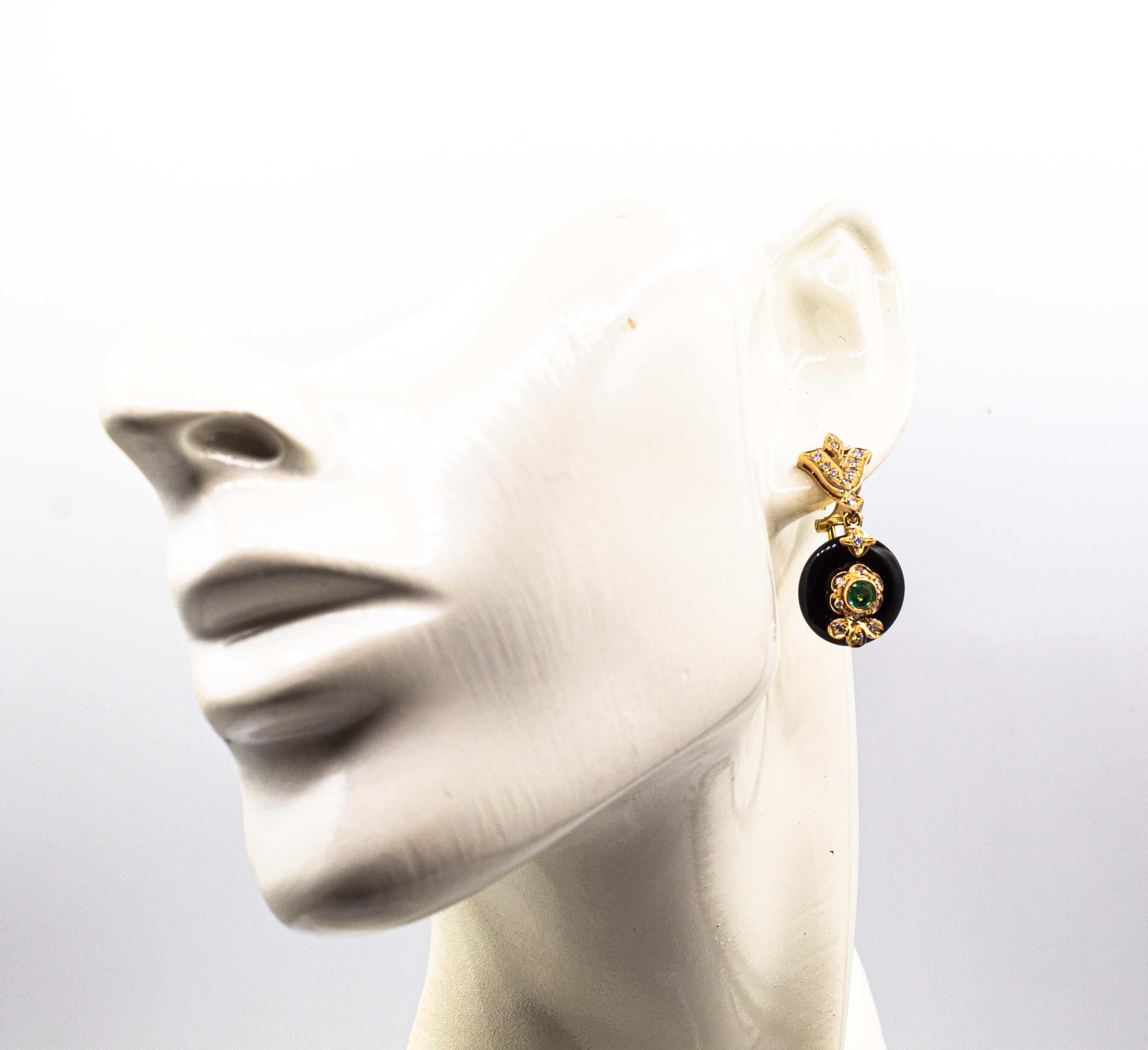 Art Deco Style White Diamond Emerald Handcut Onyx Yellow Gold Clip-On Earrings in vendita 1