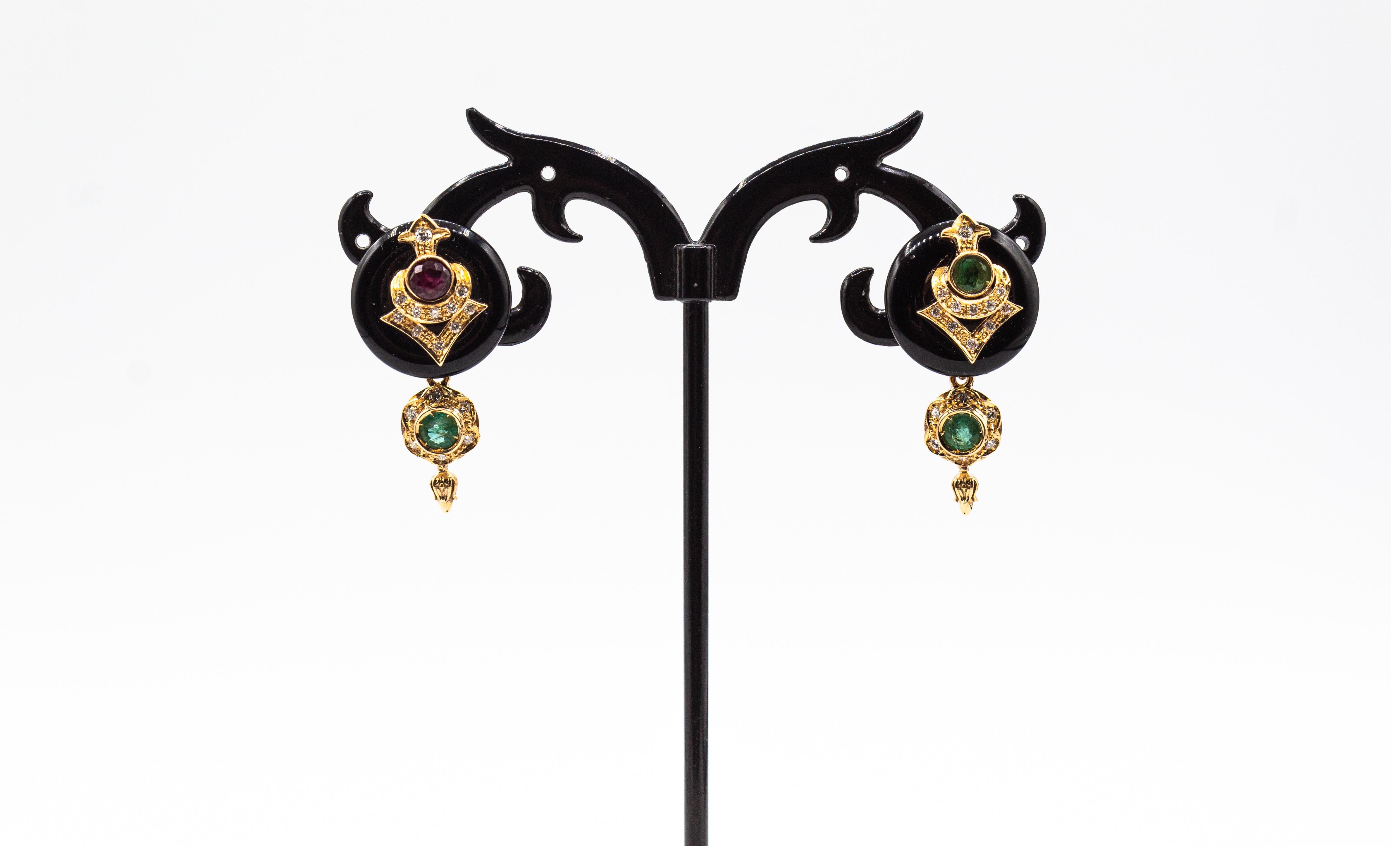 Art Deco Style White Diamond Emerald Handcut Onyx Yellow Gold Clip-On Earrings For Sale 4