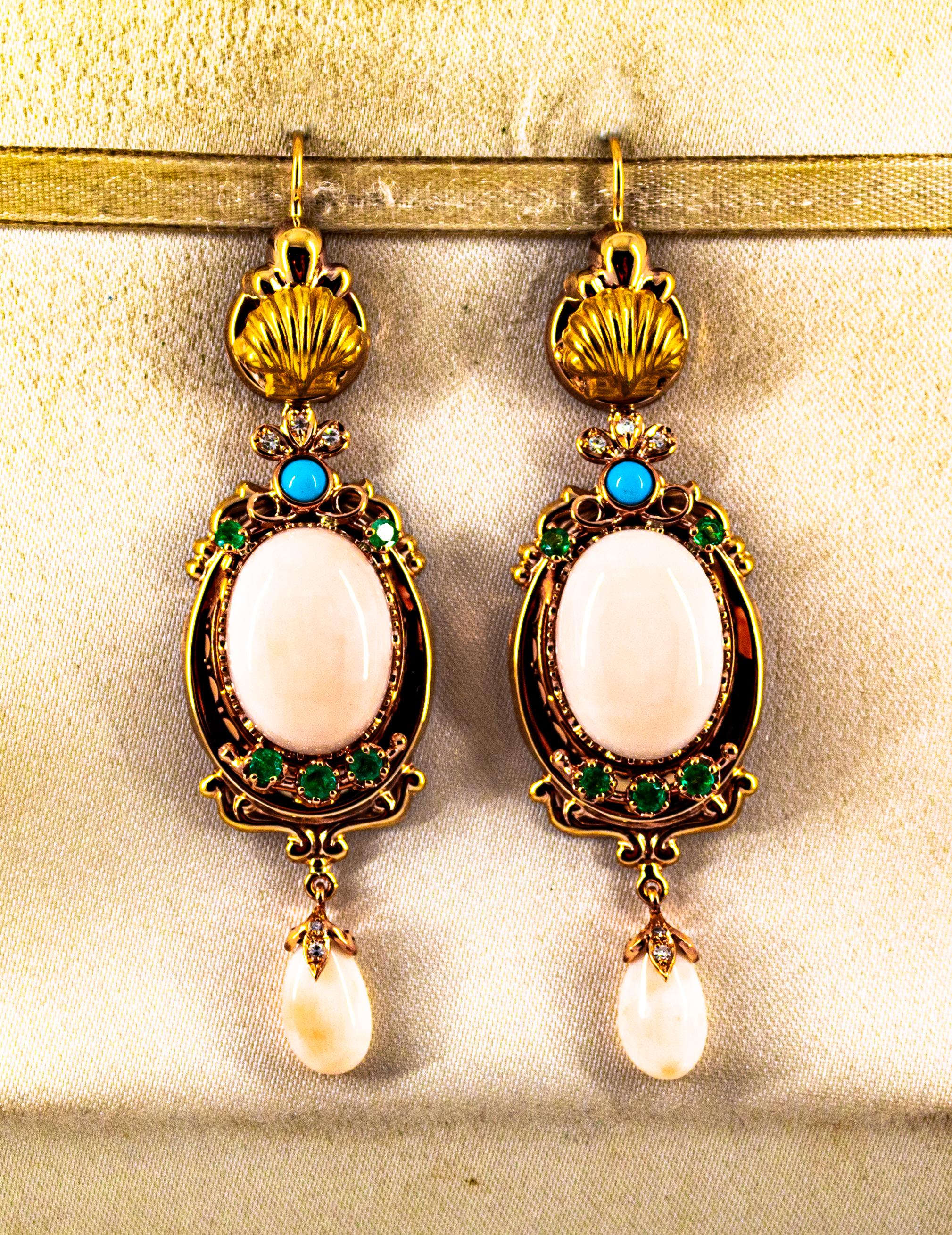 Boucles d'oreilles en or jaune de style Art déco avec diamants blancs, émeraudes, corail rose et turquoises Neuf - En vente à Naples, IT