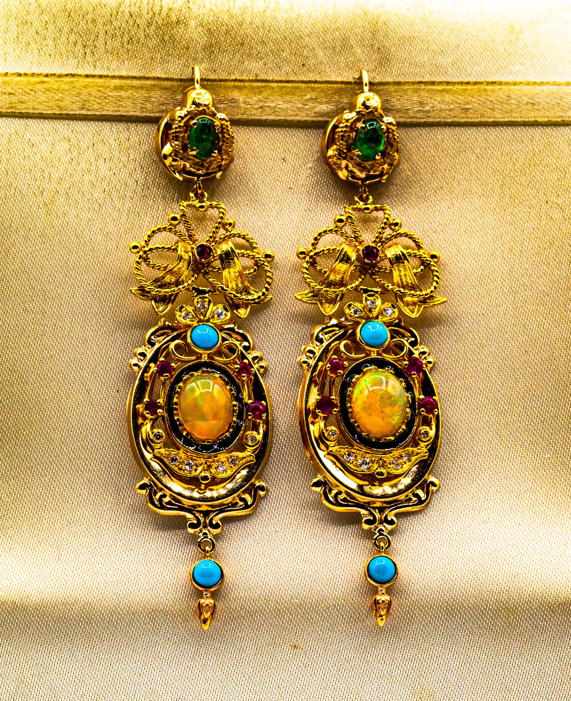 Taille brillant Boucles d'oreilles en or jaune de style Art déco avec diamants blancs, émeraudes, rubis, opales et turquoises en vente