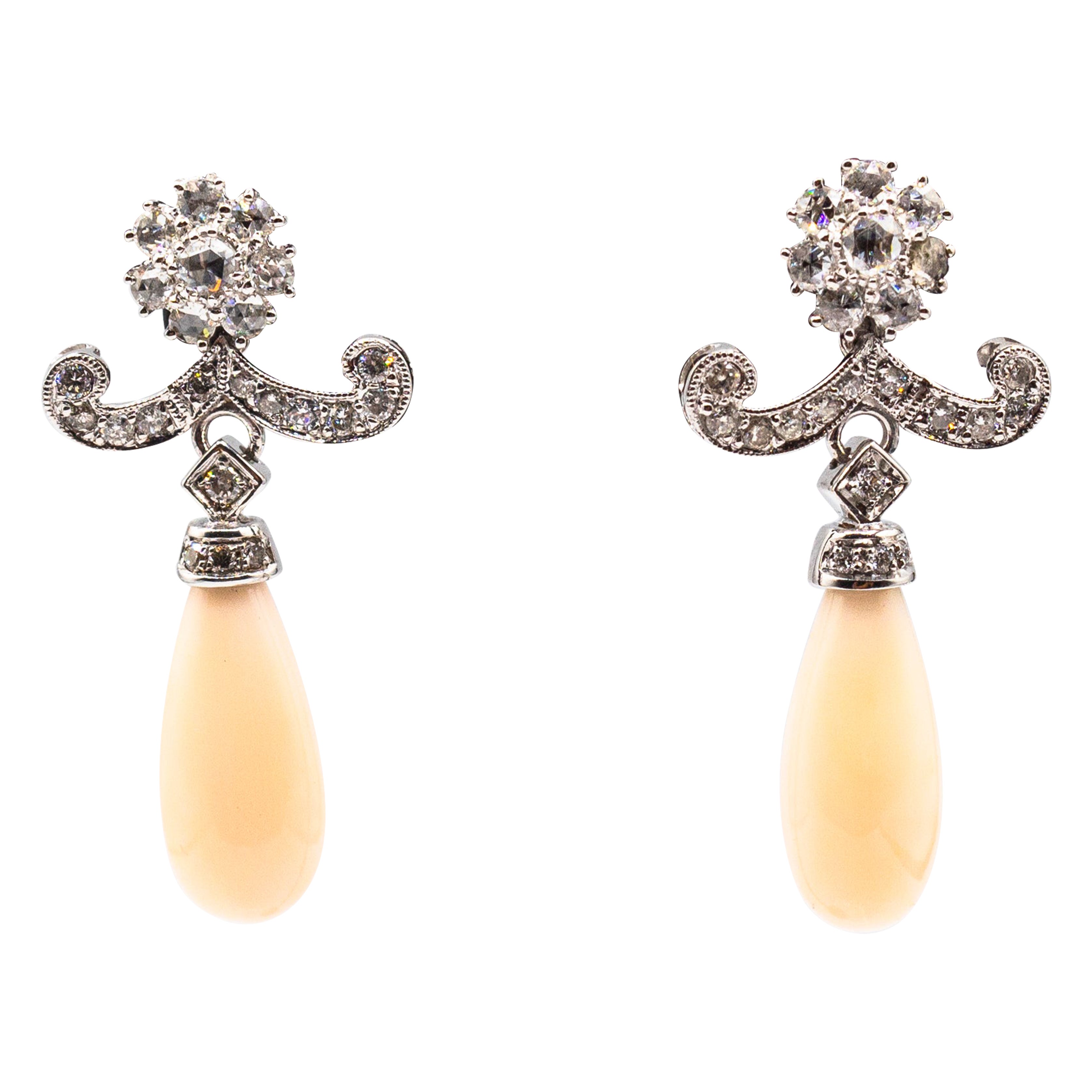 Pendientes de oro blanco estilo Art Déco con diamante blanco y coral rosa claro