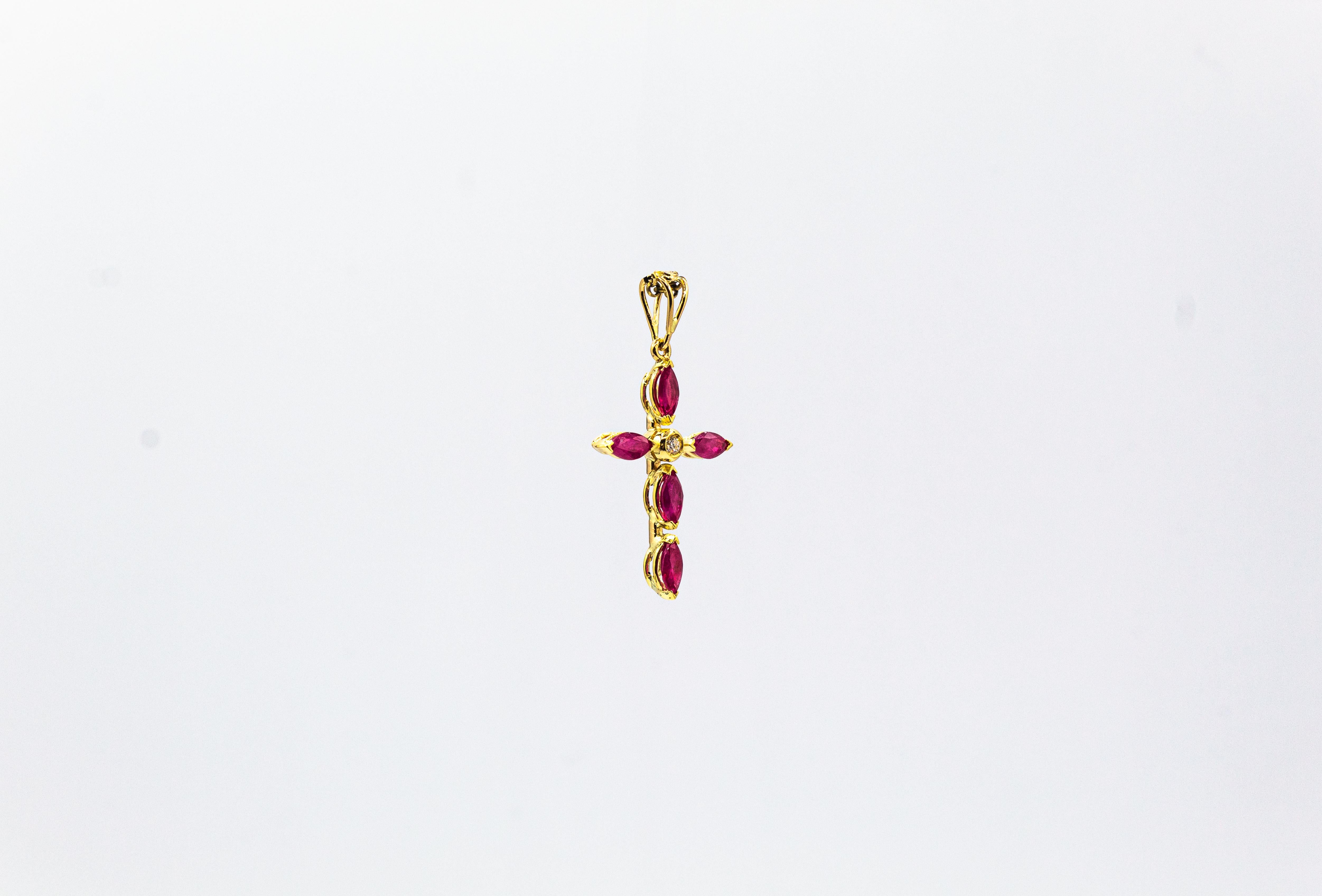 Pendentif « Rose » de style Art Déco en or jaune avec diamants blancs et rubis taille marquise Unisexe en vente