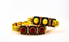 Bracelet en or jaune, style Art Déco, diamant blanc, corail rouge méditerranéen, onyx