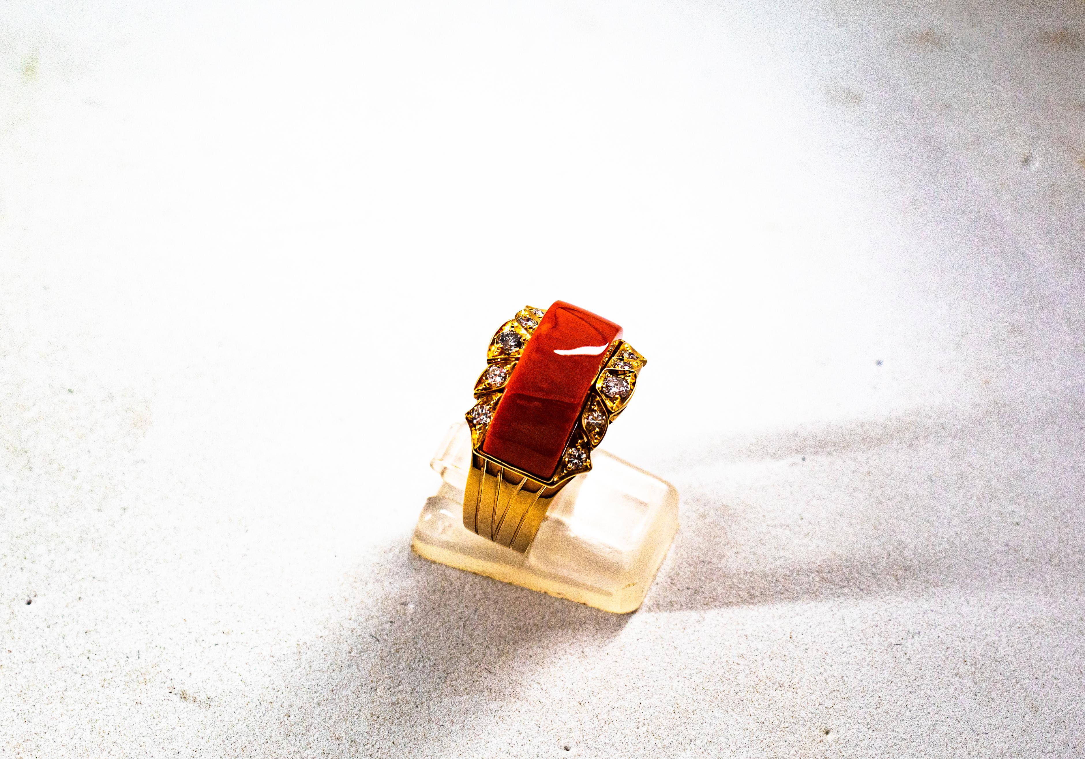 Gelbgold-Cocktailring im Art-déco-Stil mit weißem Diamanten und mediterraner roter Koralle im Angebot 2