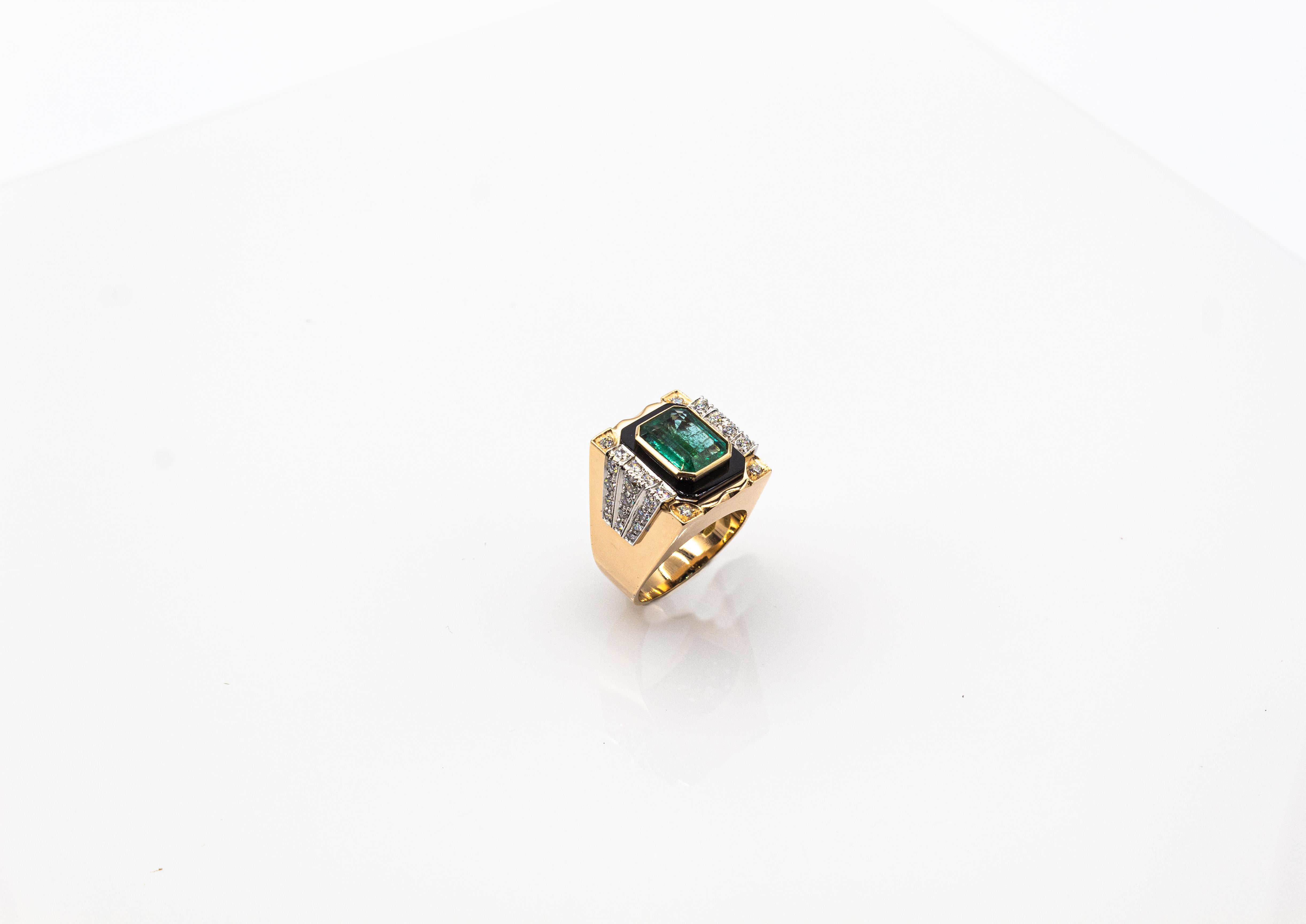 Women's or Men's Art Deco Style White Diamond Octagon Cut Emerald Onyx Yellow Gold Cocktail Ring For Sale