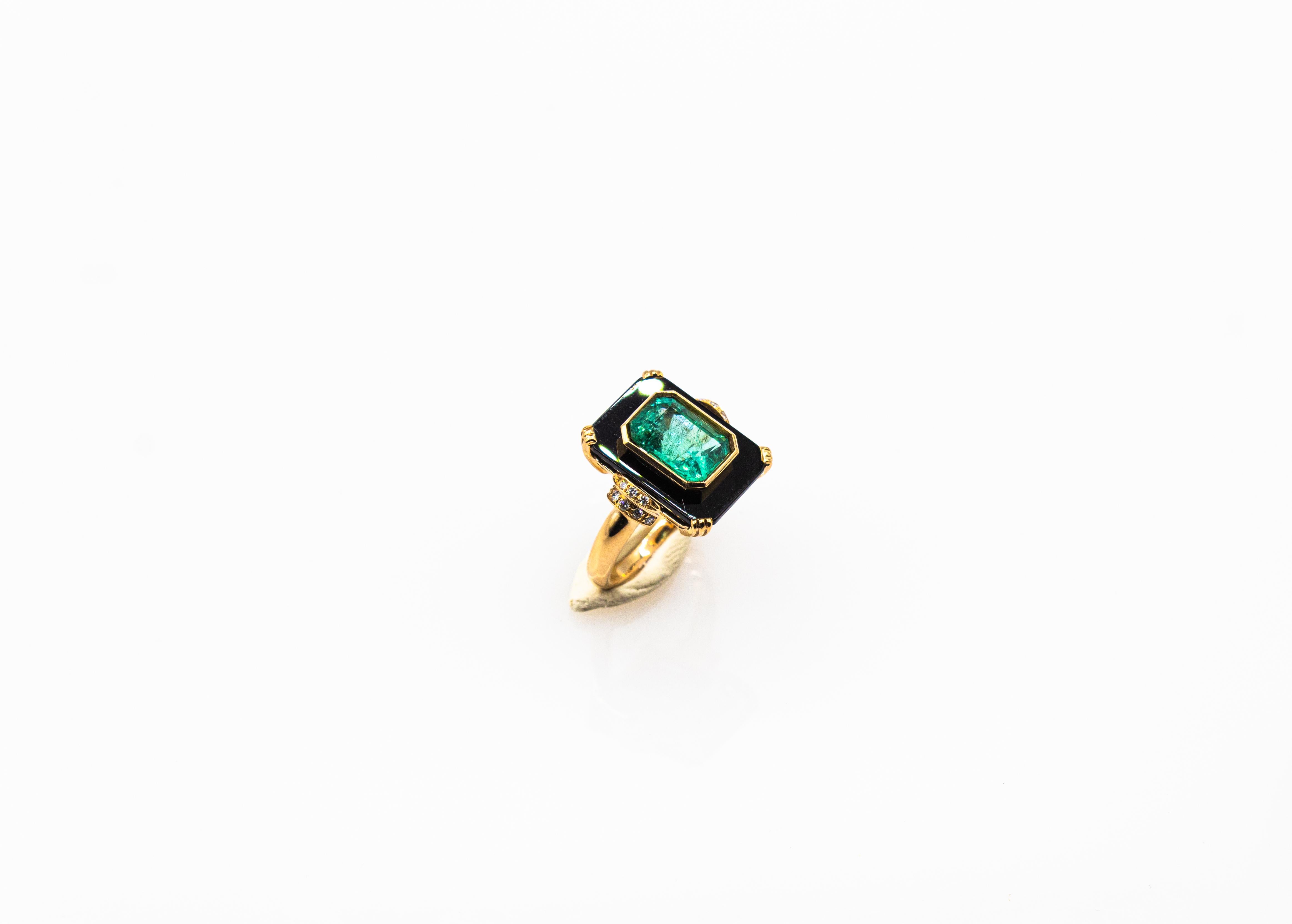 Art Deco Style White Diamond Octagon Cut Emerald Onyx Yellow Gold Cocktail Ring In New Condition For Sale In Naples, IT