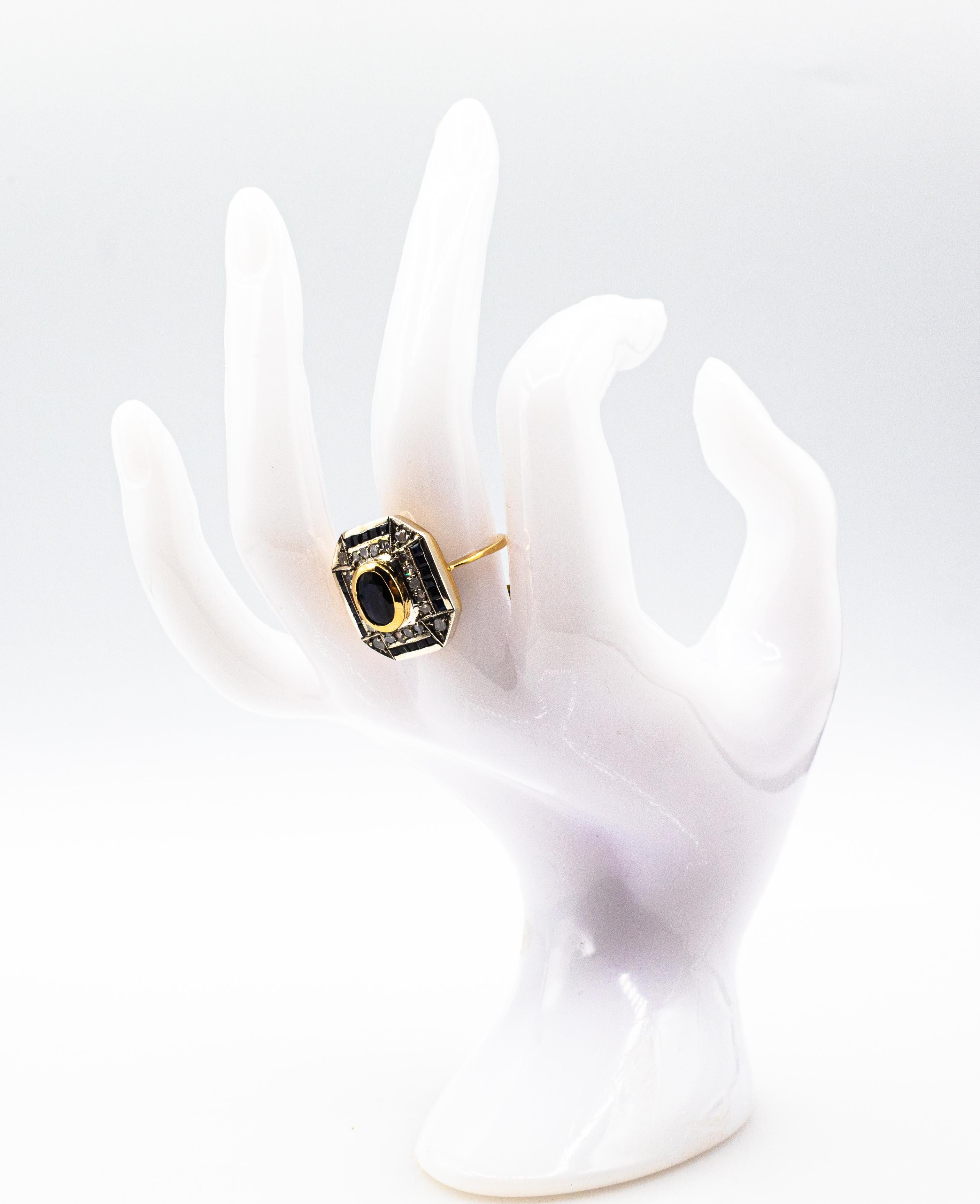 Bague cocktail de style Art déco en or jaune avec diamants blancs et saphirs bleus taille ovale en vente 7