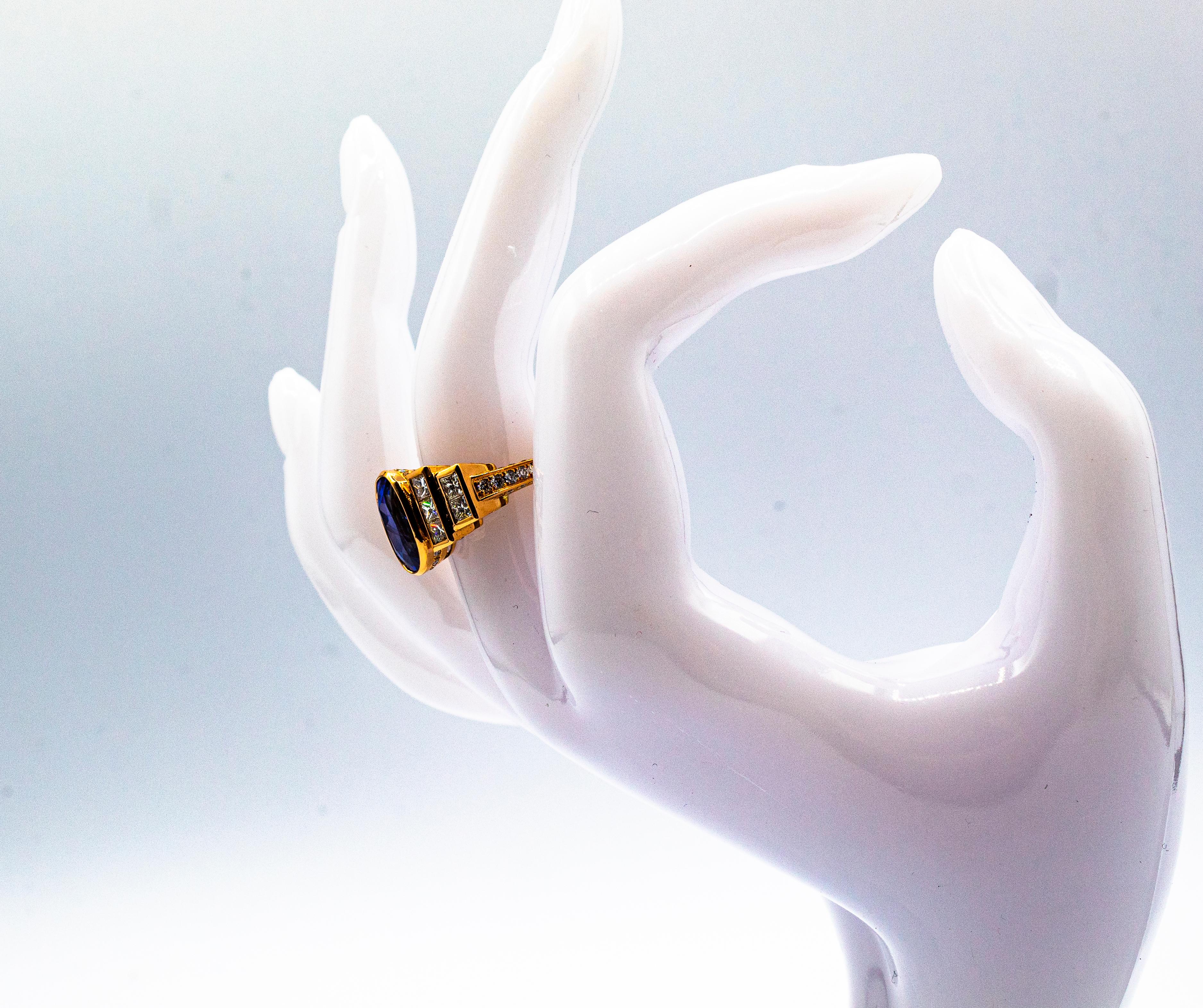 Bague cocktail de style Art déco en or jaune avec diamants blancs et saphirs bleus taille ovale en vente 13