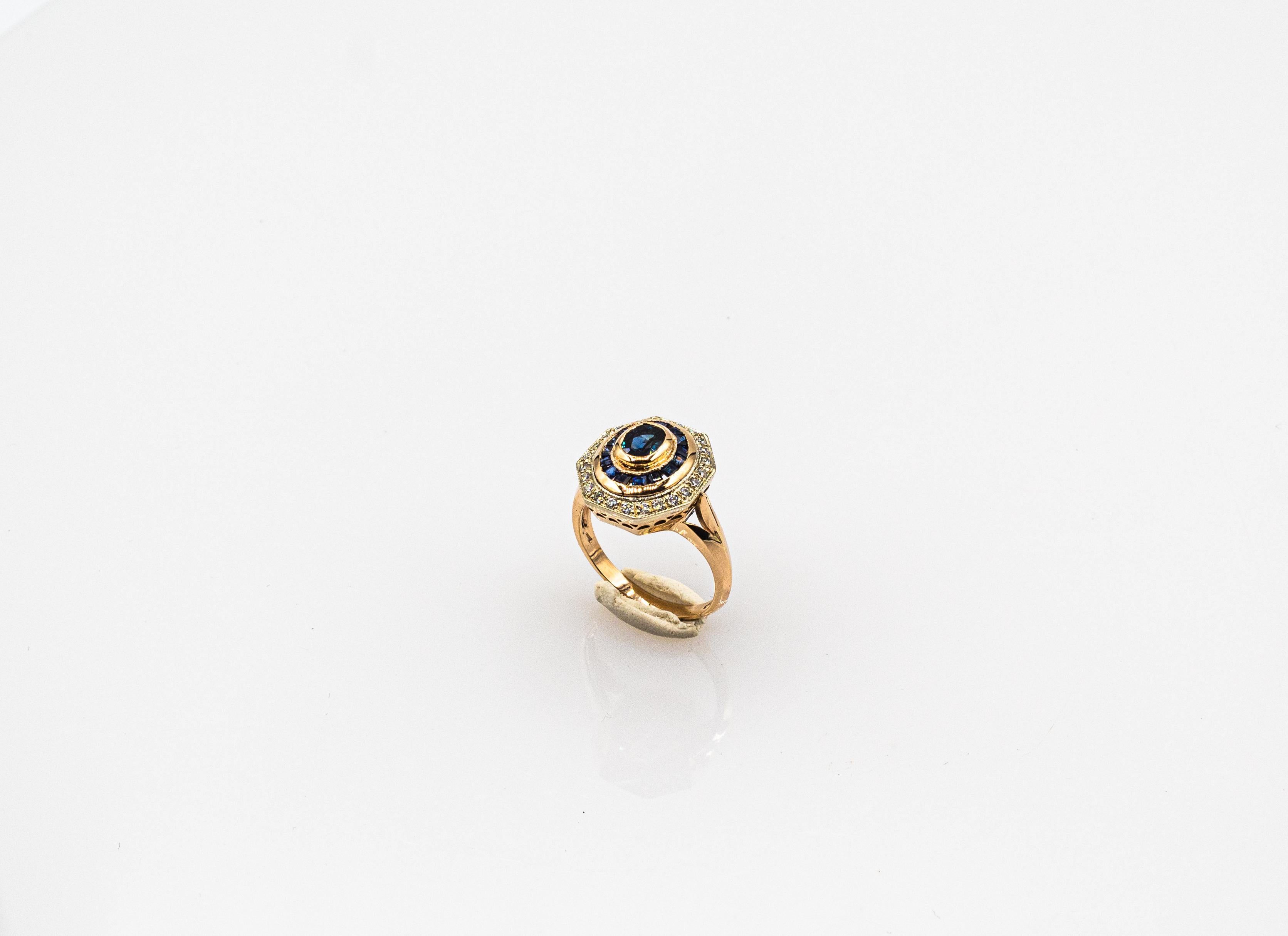 Taille brillant Bague cocktail de style Art déco en or jaune avec diamants blancs et saphirs bleus taille ovale en vente