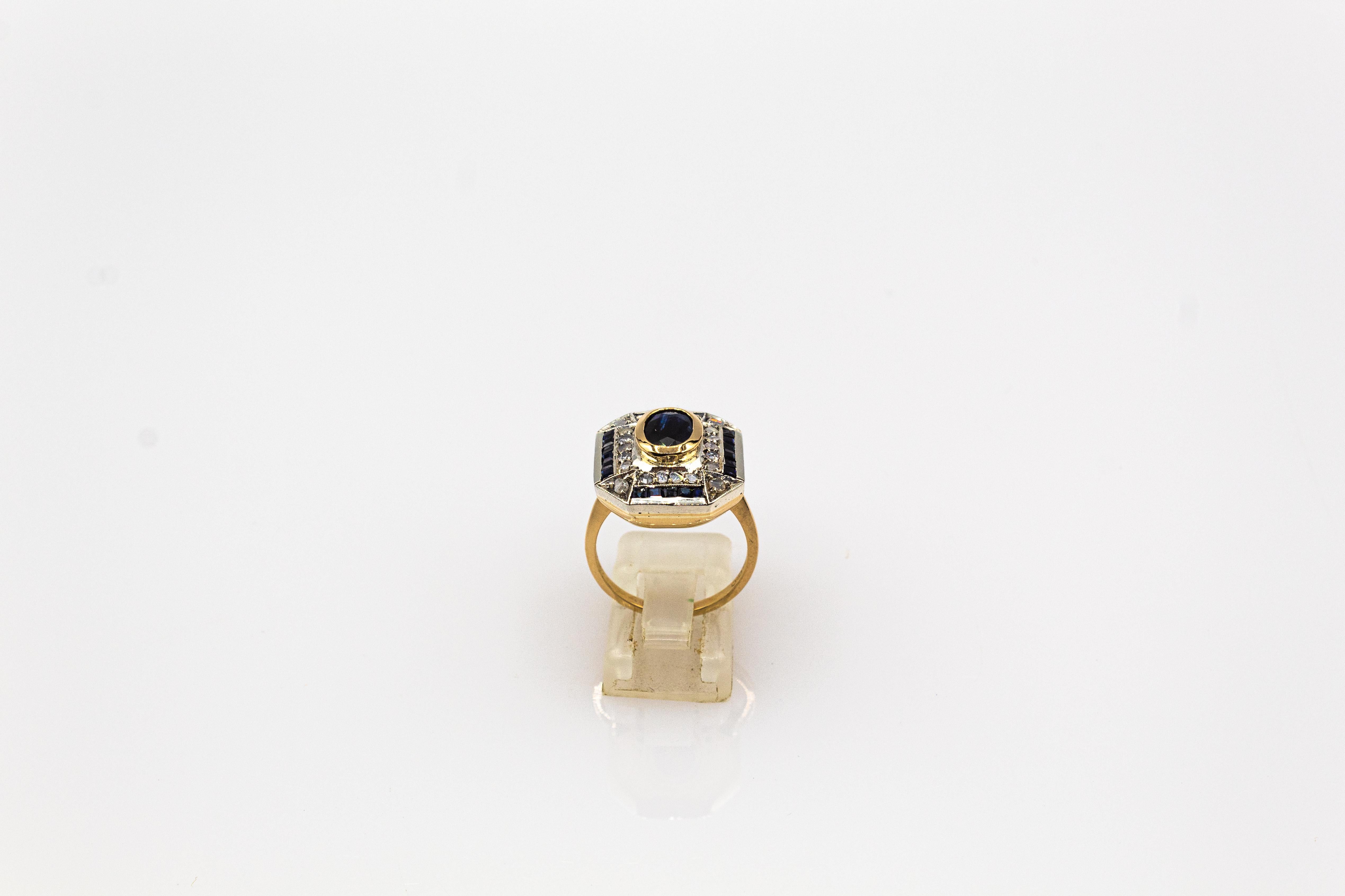 Bague cocktail de style Art déco en or jaune avec diamants blancs et saphirs bleus taille ovale Neuf - En vente à Naples, IT