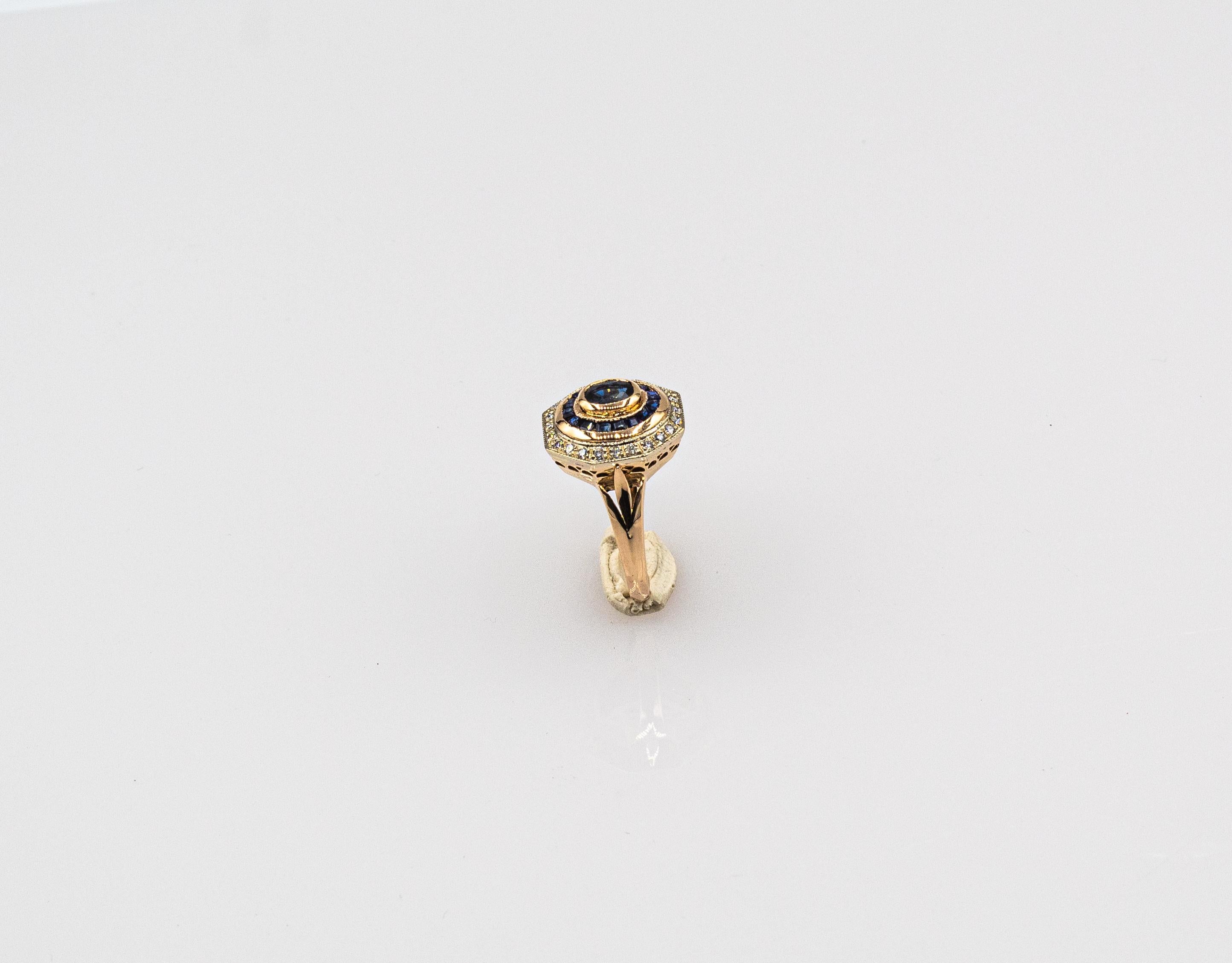 Bague cocktail de style Art déco en or jaune avec diamants blancs et saphirs bleus taille ovale Neuf - En vente à Naples, IT
