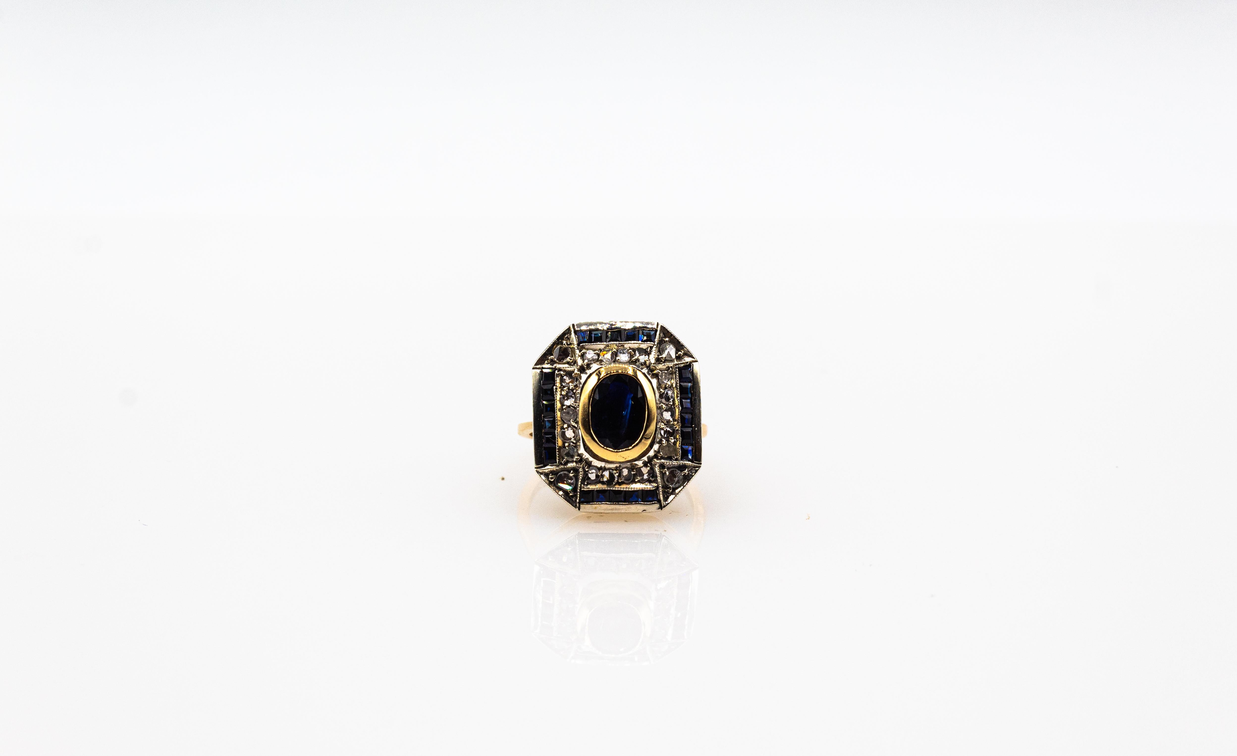 Bague cocktail de style Art déco en or jaune avec diamants blancs et saphirs bleus taille ovale en vente 1