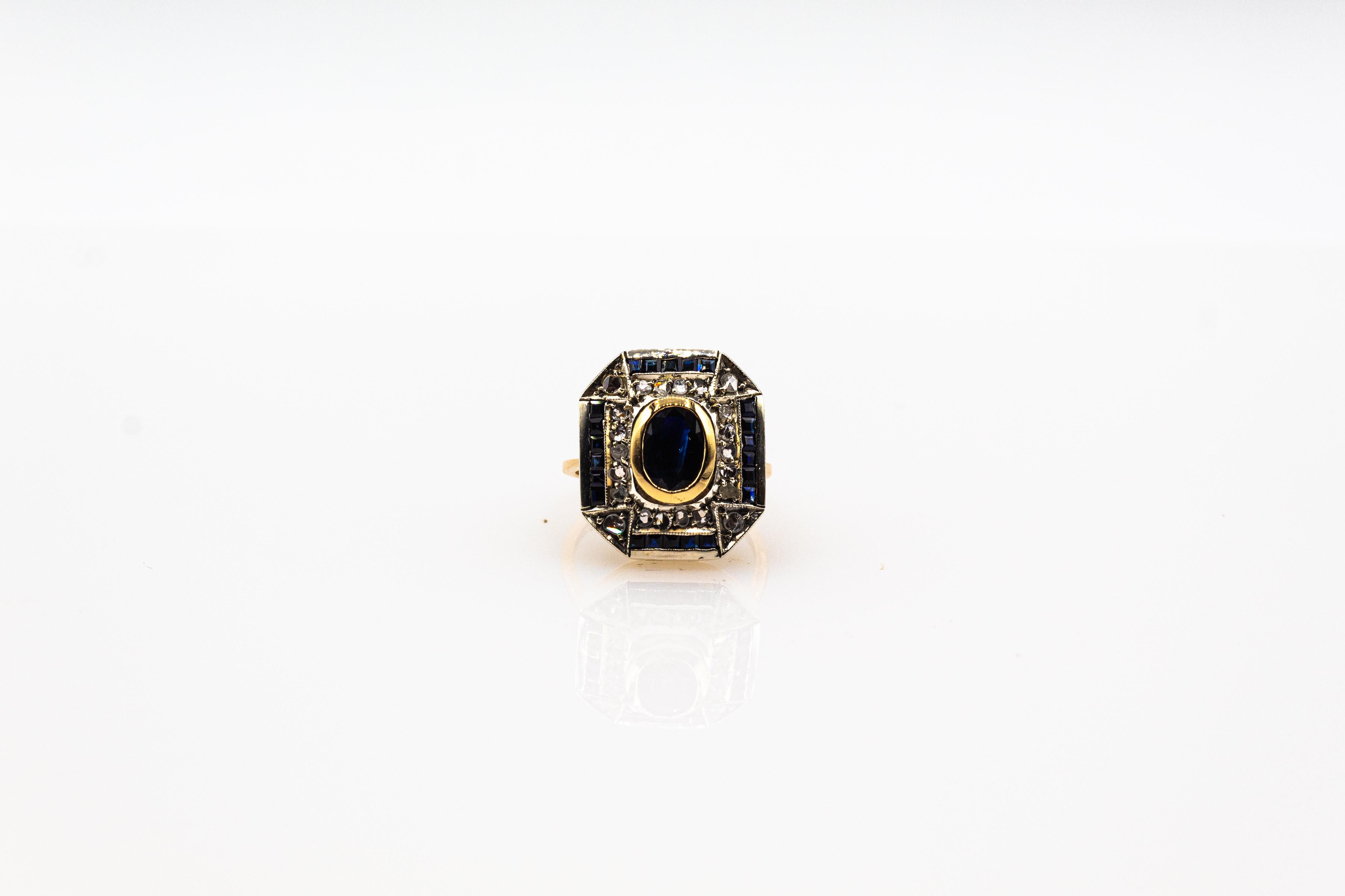 Bague cocktail de style Art déco en or jaune avec diamants blancs et saphirs bleus taille ovale en vente 2