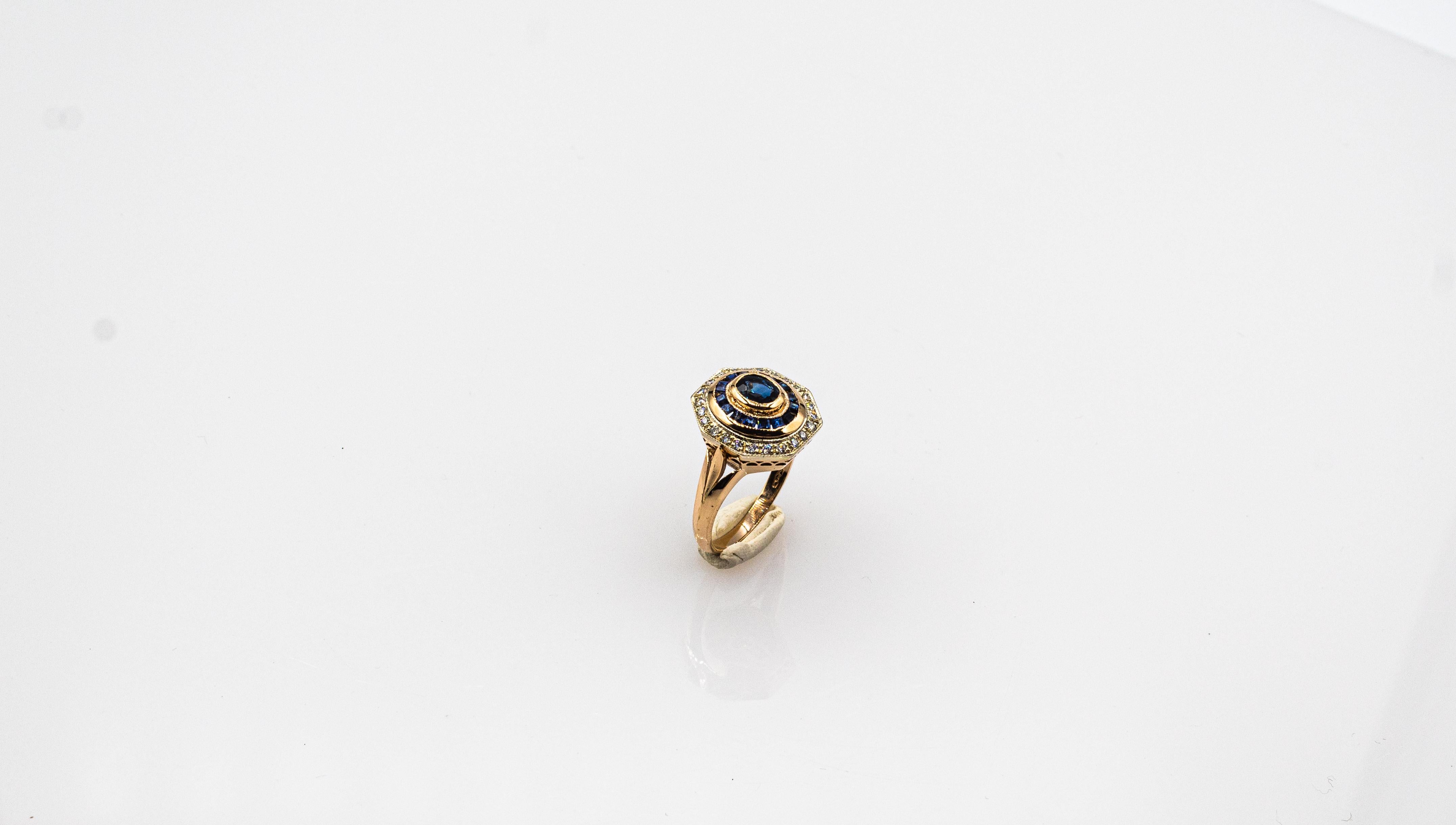Bague cocktail de style Art déco en or jaune avec diamants blancs et saphirs bleus taille ovale en vente 2