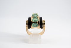 Bague cocktail de style Art déco en or jaune avec diamant blanc taille ovale, émeraude et onyx