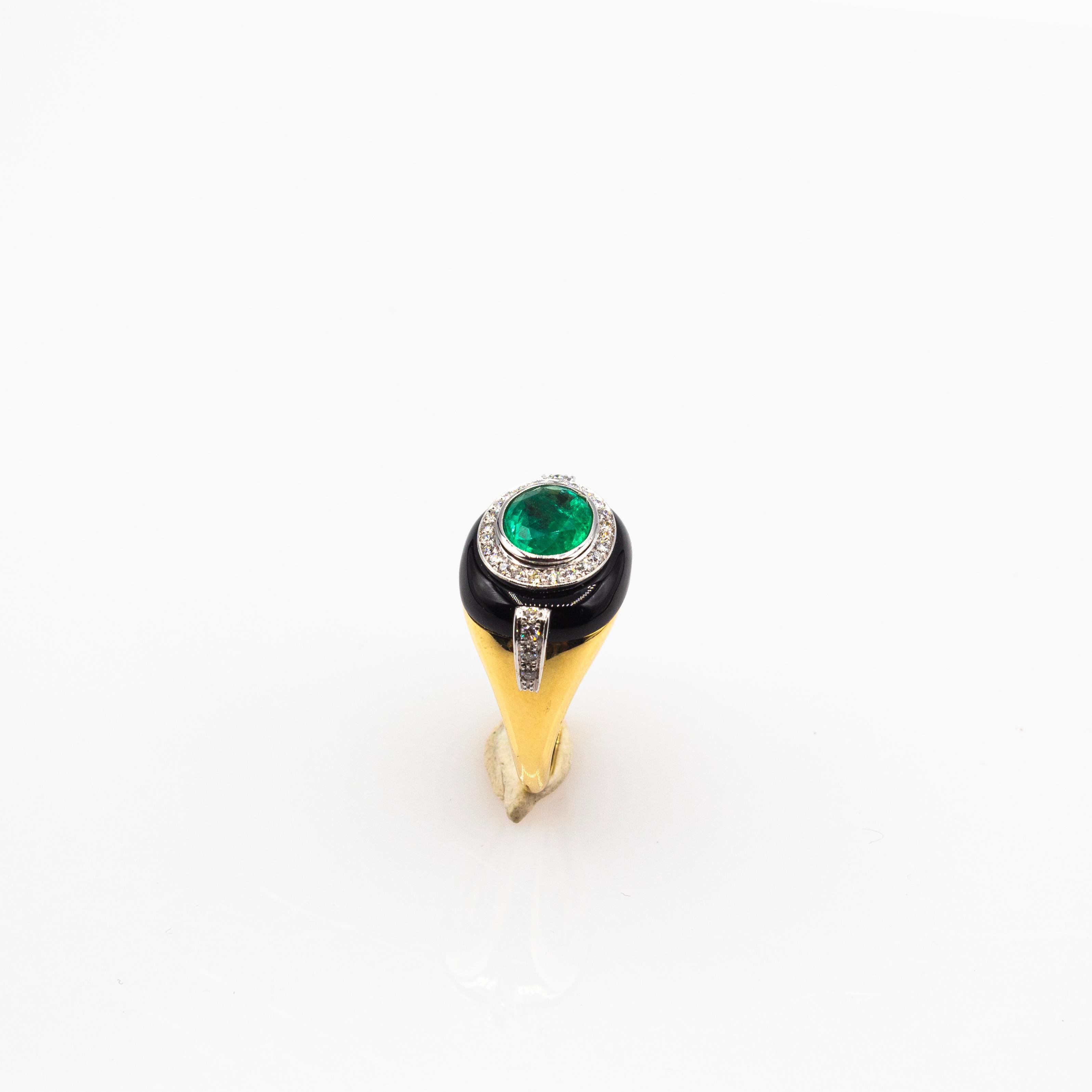 Women's or Men's Art Deco Style White Diamond Oval Cut Emerald Onyx Yellow Gold Cocktail Ring For Sale
